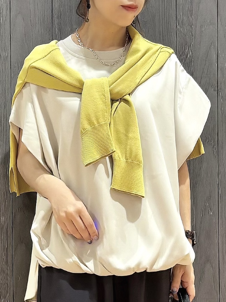 meiさんの「SHOO･LA･RUE｜【洗濯機可/体型カバー】インしてる風 ふんわり裾バルーントップス」を使ったコーディネート