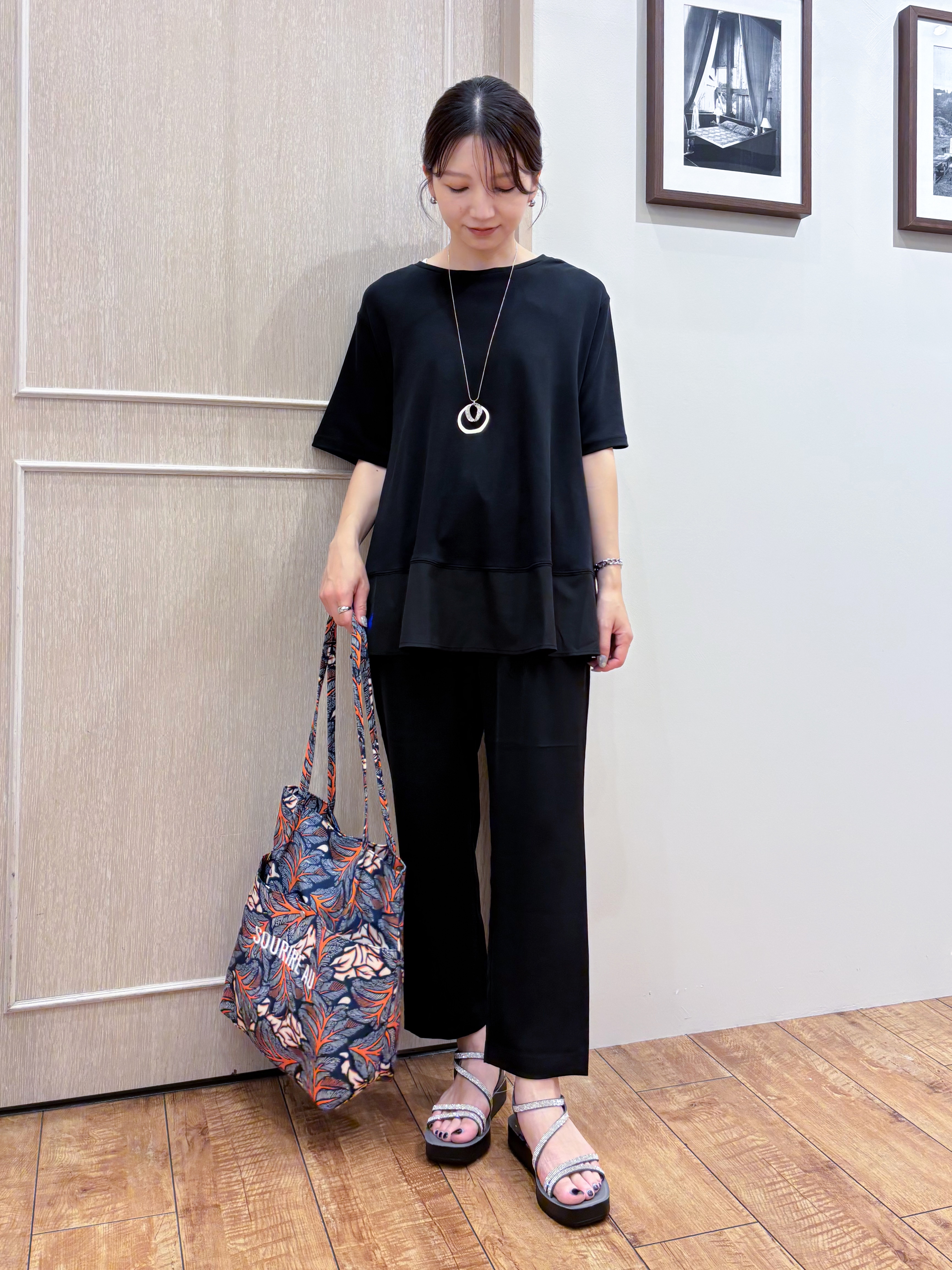 なみさんの「SHOO･LA･RUE｜【UV/抗菌防臭/洗濯機可】体型カバーも叶う 裾切り替えAライントップス」を使ったコーディネート