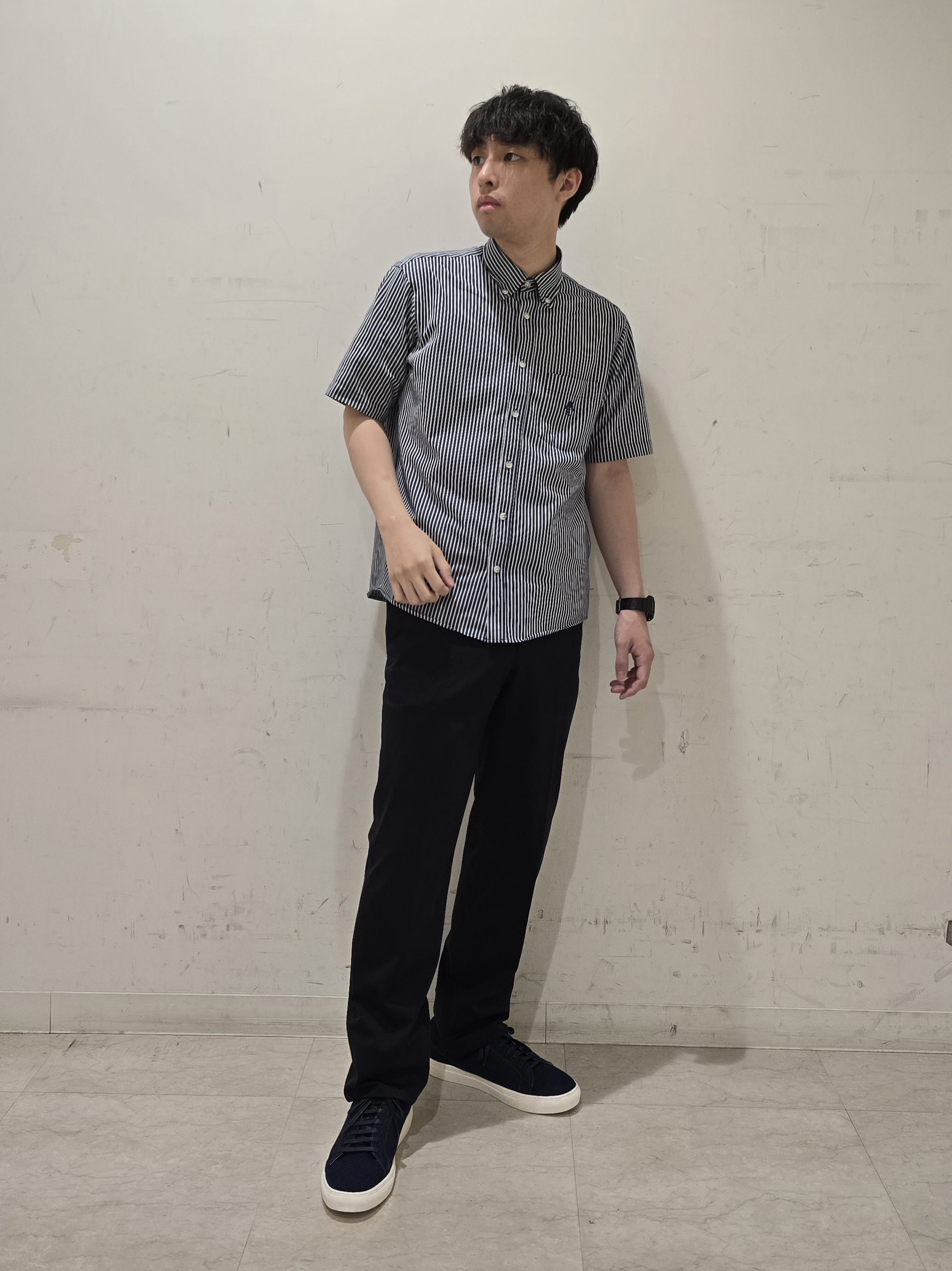 白木駆さんの「TAKEO KIKUCHI｜【360&deg;ストレッチ／軽量】None Of Stress ライト パンツ（セットアップ対応）」を使ったコーディネート