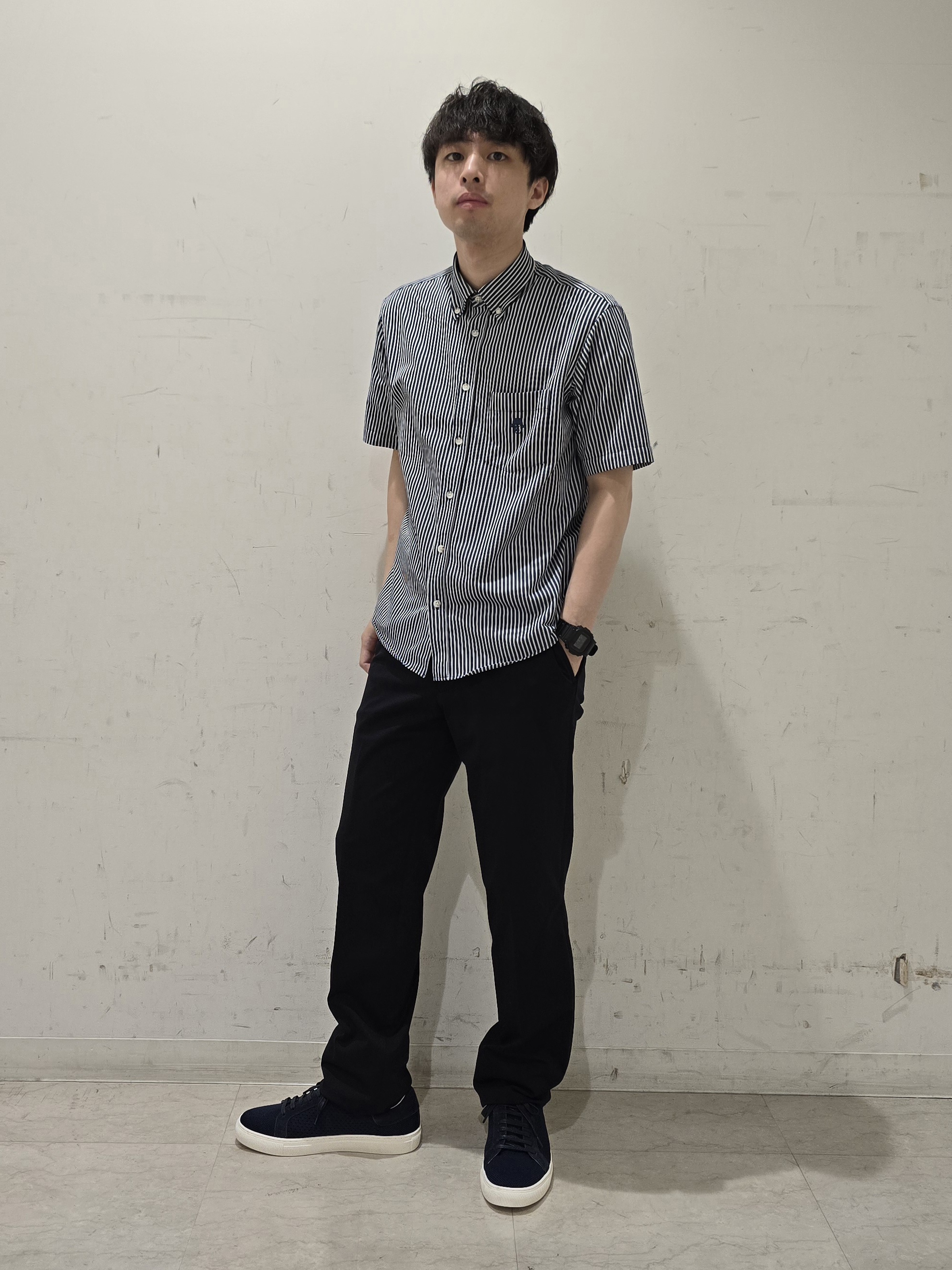 白木駆さんの「TAKEO KIKUCHI｜【360&deg;ストレッチ／軽量】None Of Stress ライト パンツ（セットアップ対応）」を使ったコーディネート