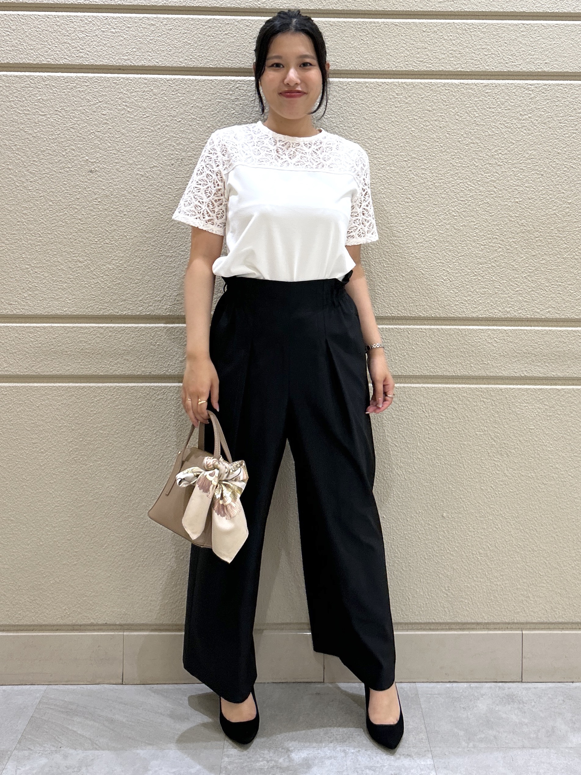 Momokaさんの「COUP DE CHANCE｜【手洗い可／日本製】ラッセルレースプルオーバー」を使ったコーディネート
