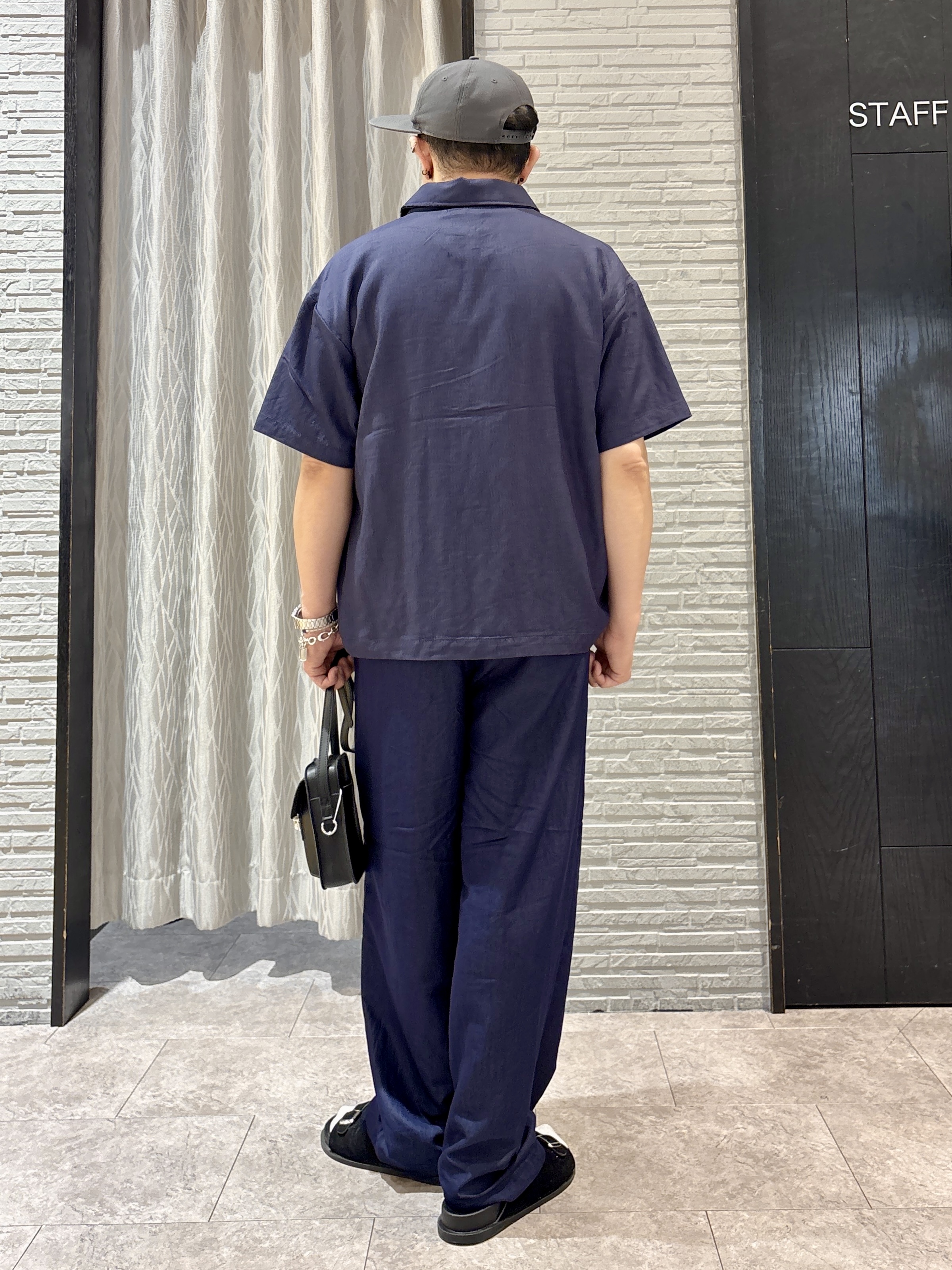 Pーyamaさんの「THE SHOP TK｜【セットアップ可／洗濯機OK】アソート ジップ半袖シャツ」を使ったコーディネート