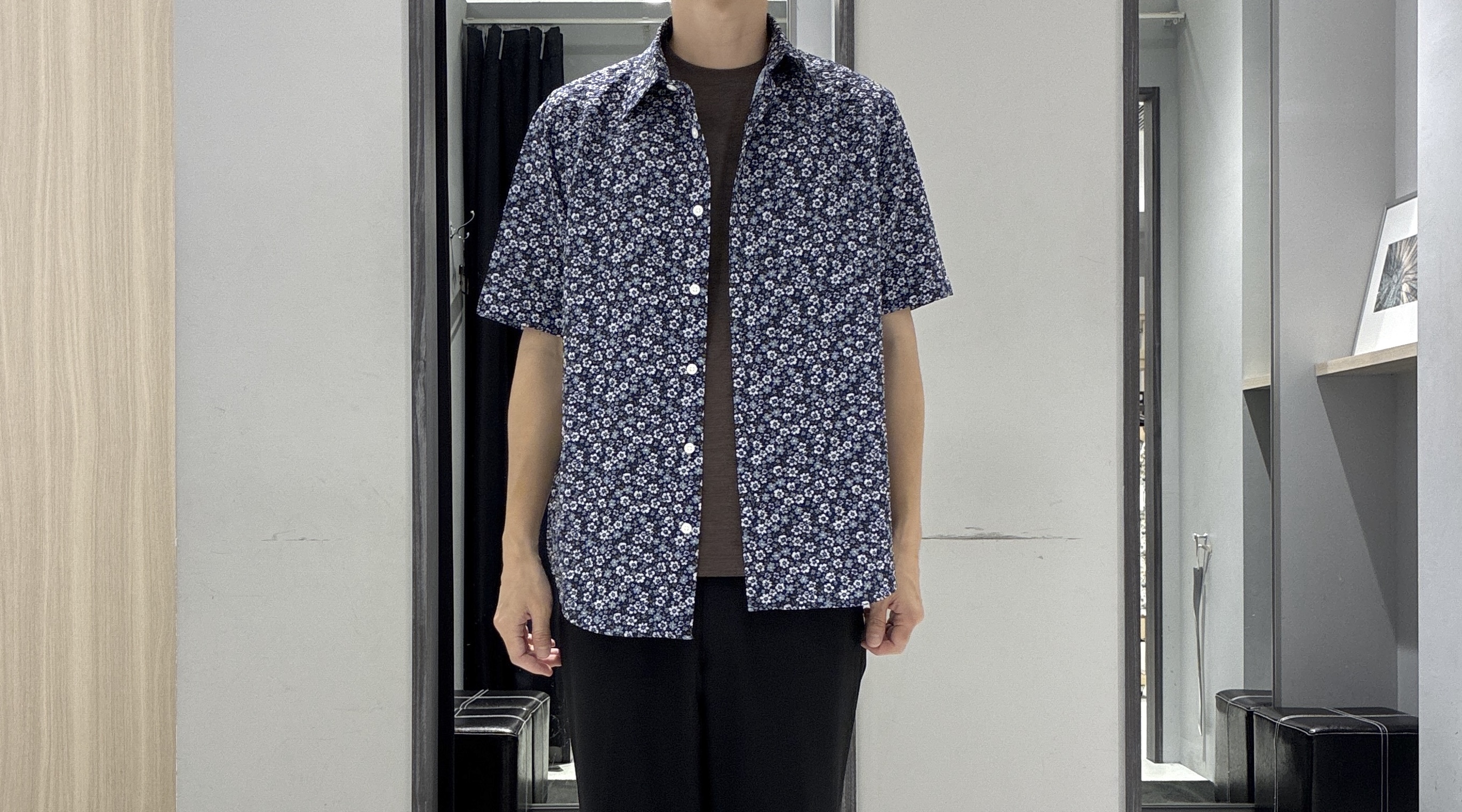 わいずみさんの「TAKEO KIKUCHI｜リップル小花シャツ」を使ったコーディネート