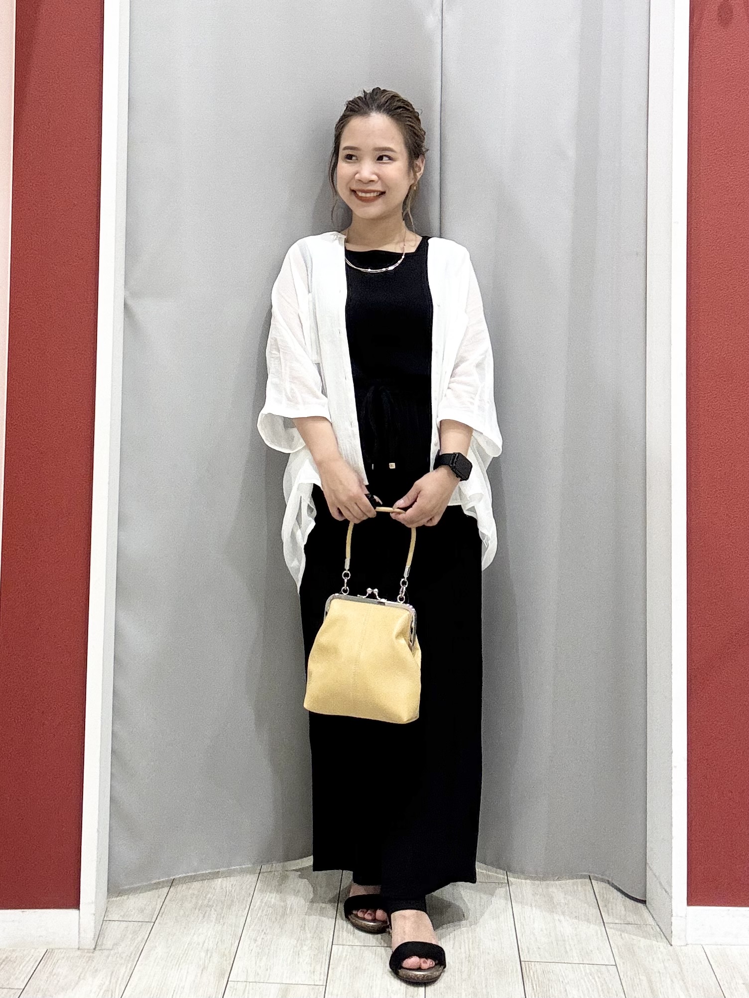 shioさんの「SHOO･LA･RUE｜【洗濯機可/選べる6色】程よいシアー感が涼し気 ゆったりワッシャードルマンブラウス」を使ったコーディネート