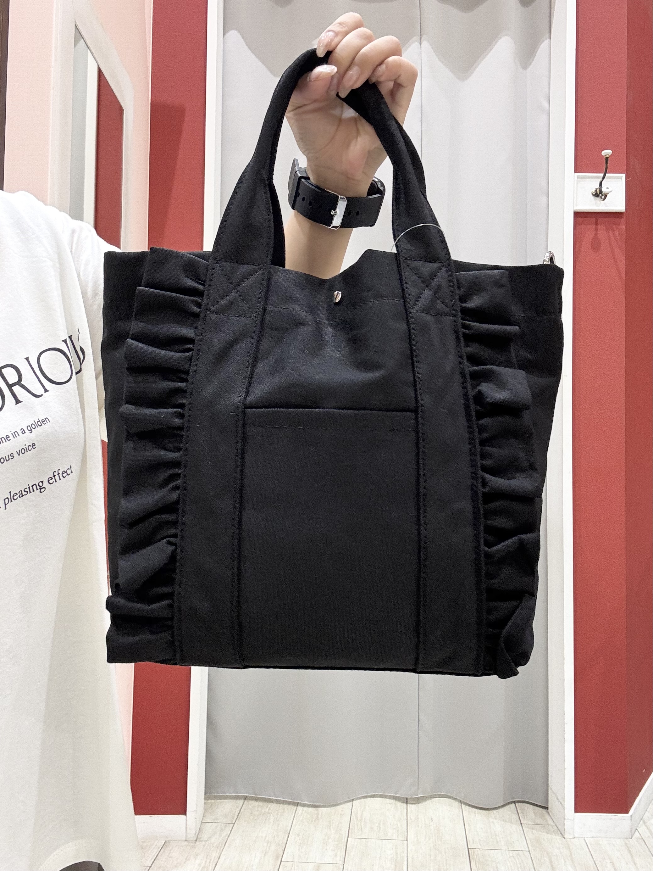 shioさんの「SHOO･LA･RUE｜【S-LL/洗濯機可】大人のベーシックカラープリントTシャツ」を使ったコーディネート