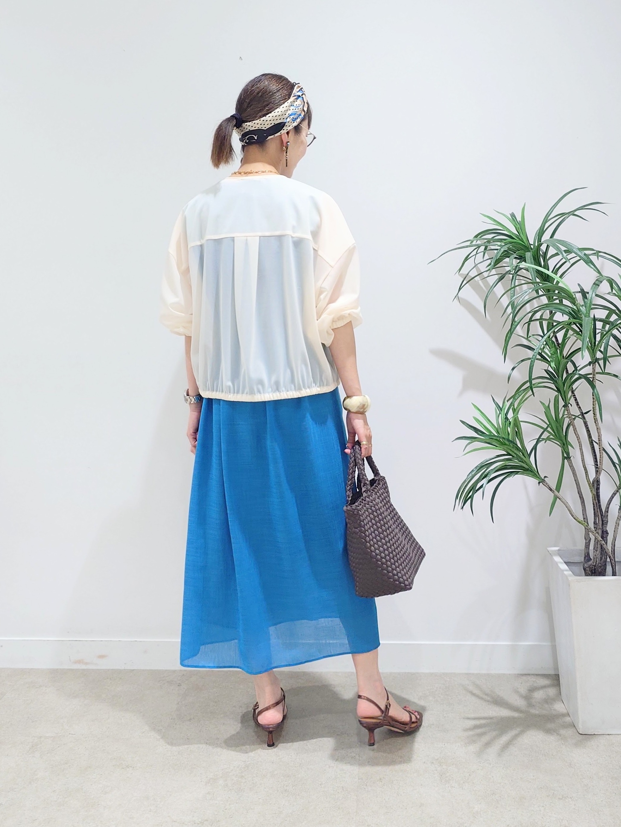 MUTSUKOさんの「UNTITLED｜【秋羽織り/ジップ】トリコットシアーブラウス」を使ったコーディネート
