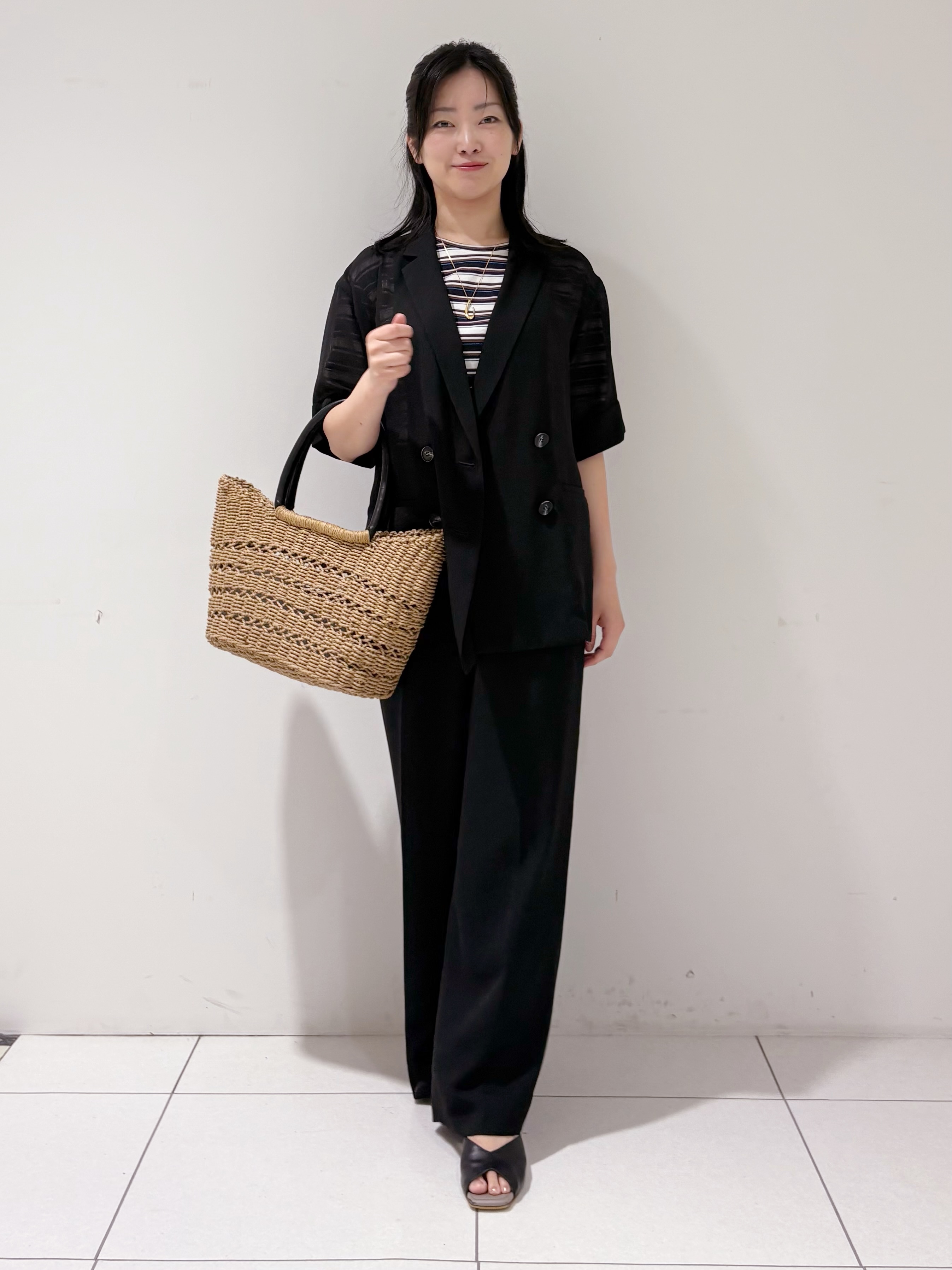 momokoさんの「INDIVI｜【洗える／メッシュ素材／SETUP可能】半袖シアージャケット」を使ったコーディネート