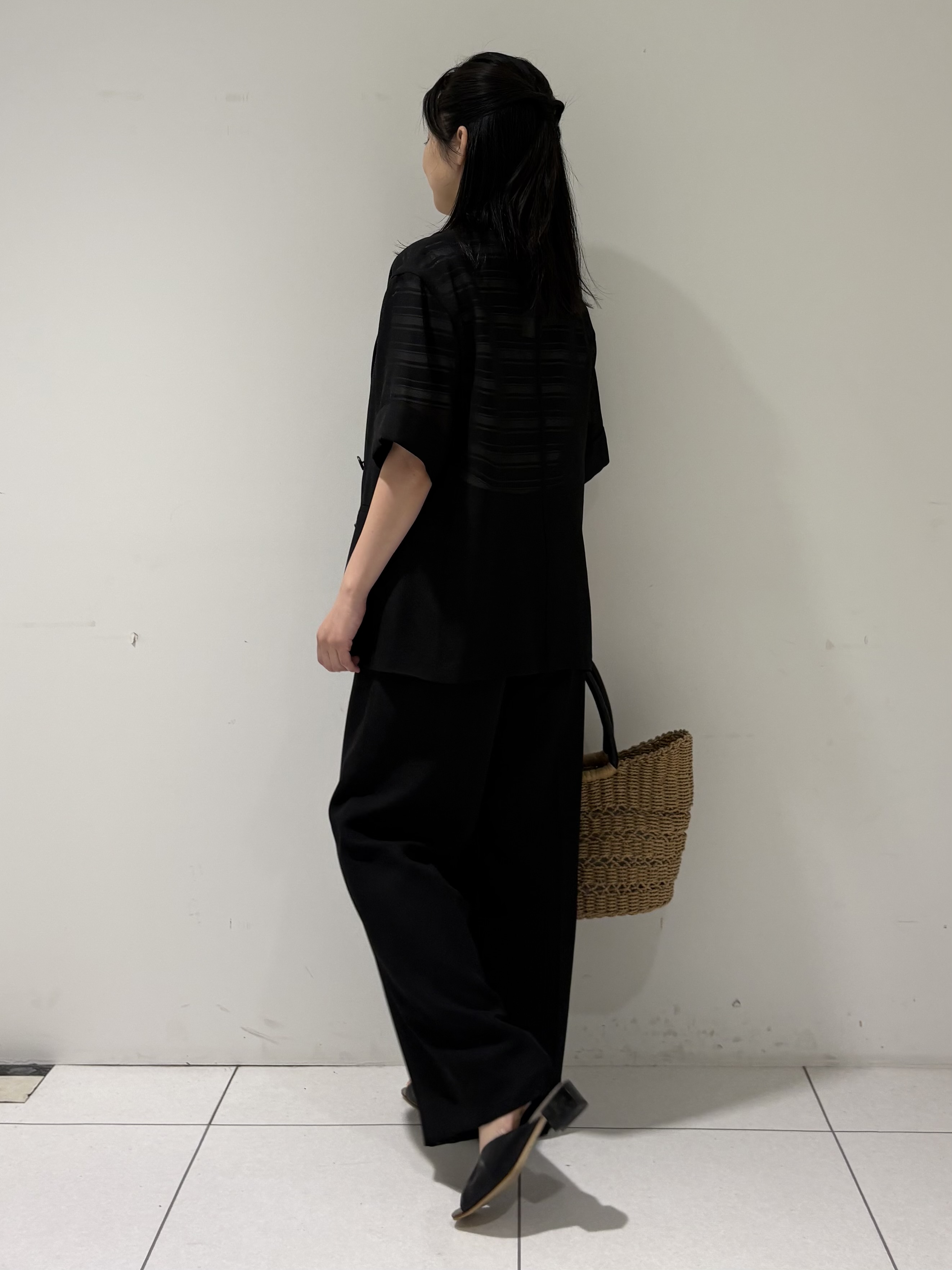 momokoさんの「INDIVI｜【洗える／メッシュ素材／SETUP可能】半袖シアージャケット」を使ったコーディネート