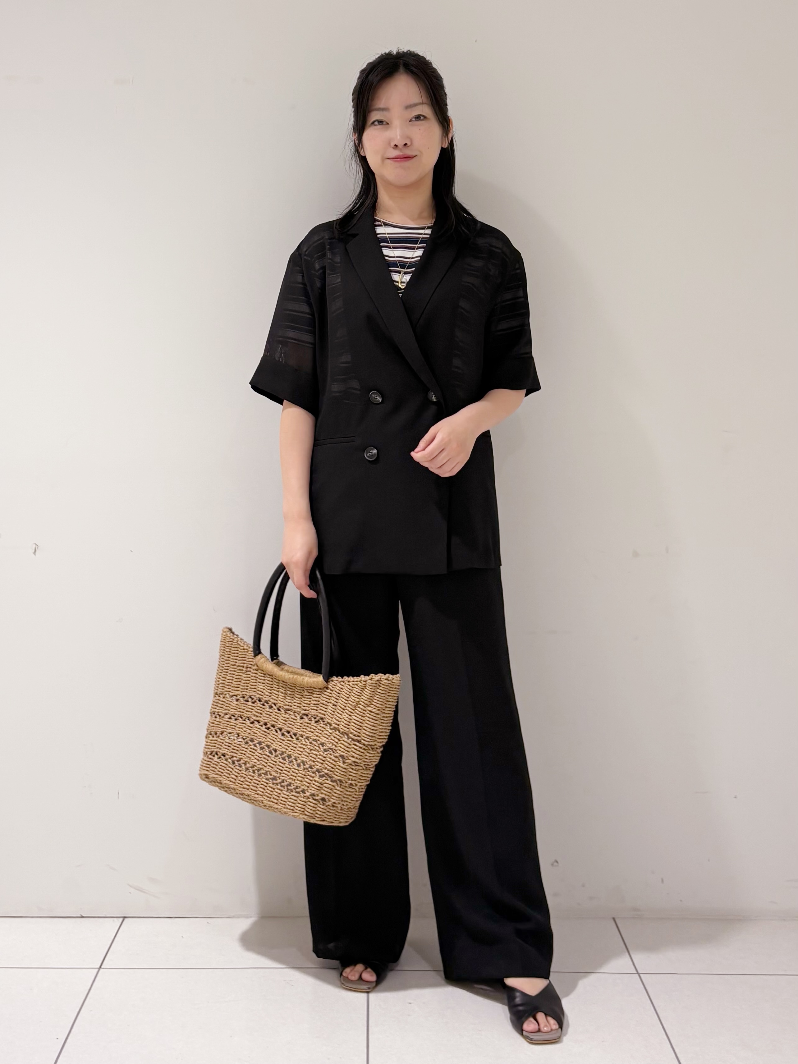 momokoさんの「INDIVI｜【洗える／メッシュ素材／SETUP可能】半袖シアージャケット」を使ったコーディネート