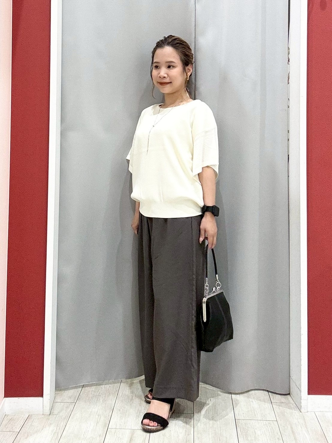 shioさんの「SHOO･LA･RUE｜【S-LL/洗濯機可】インせず着られる ひらり袖ニット」を使ったコーディネート