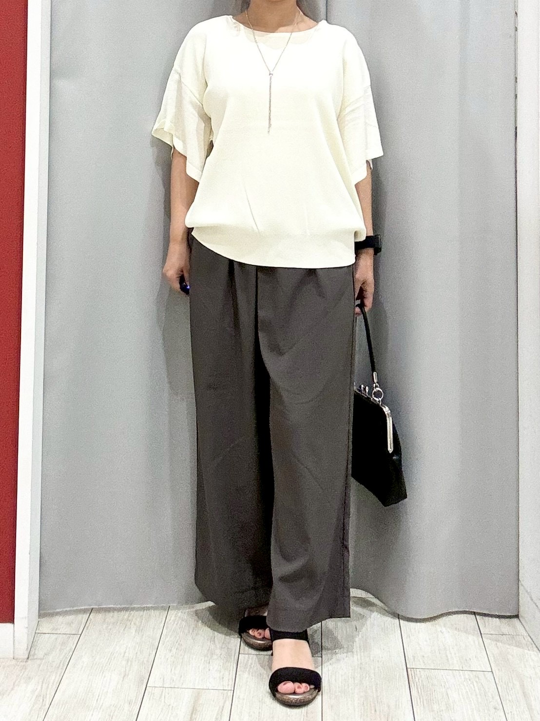 shioさんの「SHOO･LA･RUE｜【S-LL/洗濯機可】インせず着られる ひらり袖ニット」を使ったコーディネート