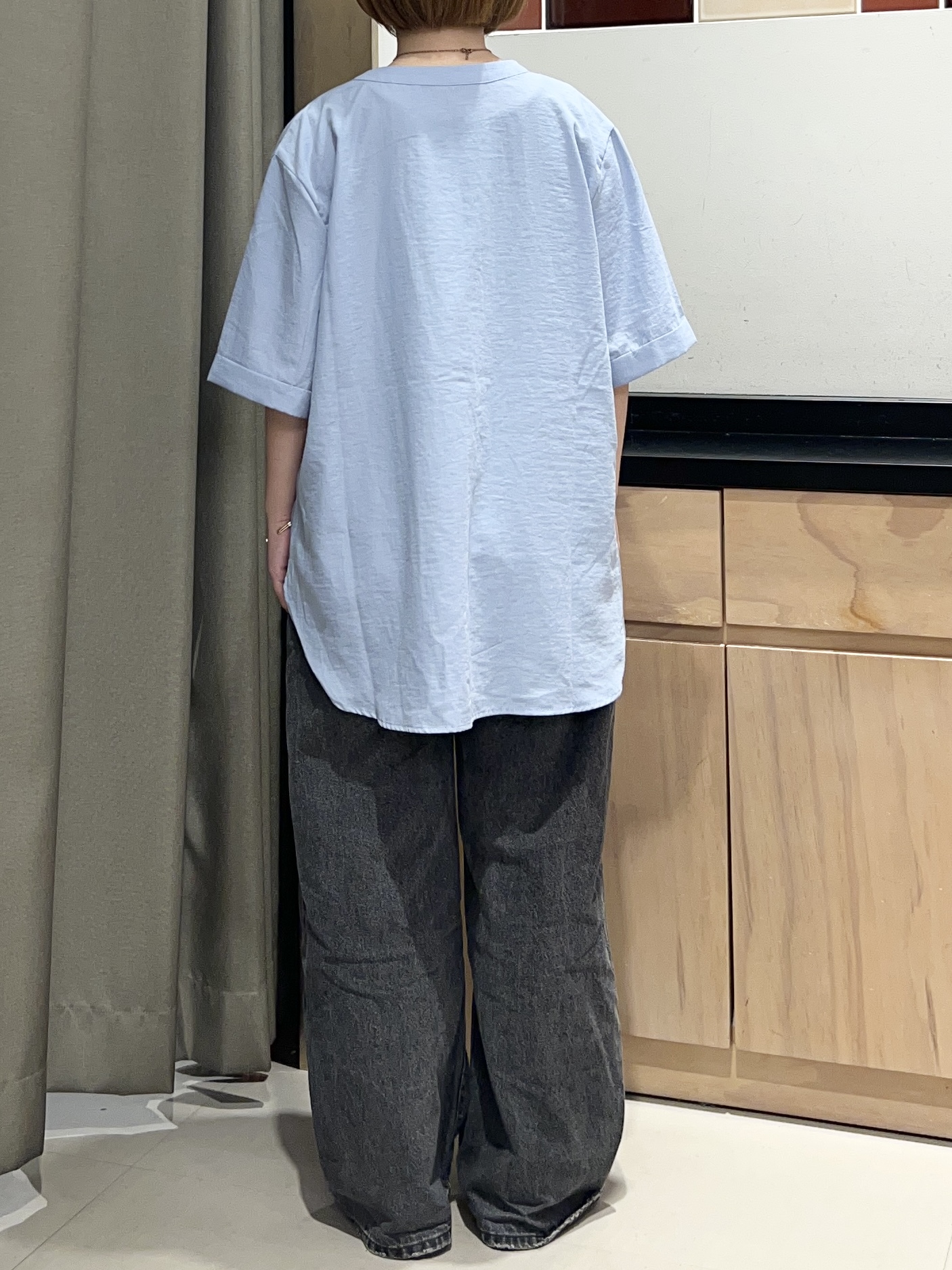 かのさんの「THE SHOP TK｜【M-XL/秋始めにちょうどいい】細見え5分袖Wポケットシャツ」を使ったコーディネート