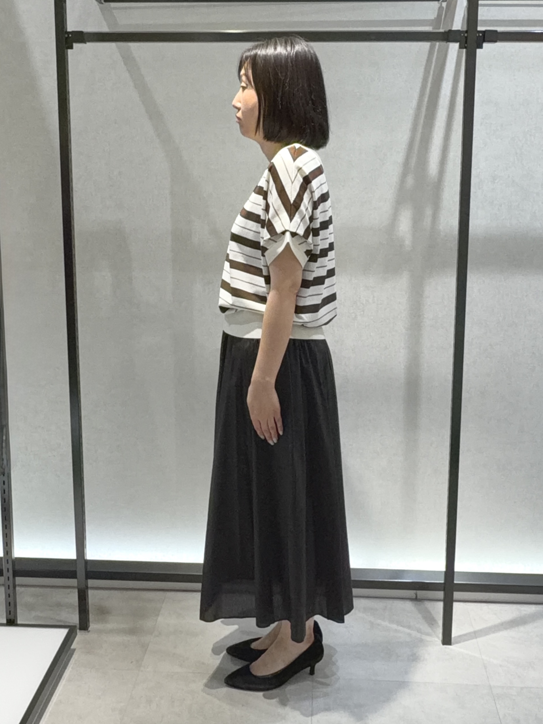 わたなべさんの「UNTITLED｜【肌に張りつきにくい/前後2WAY】ドライタッチコットンプルオーバー」を使ったコーディネート
