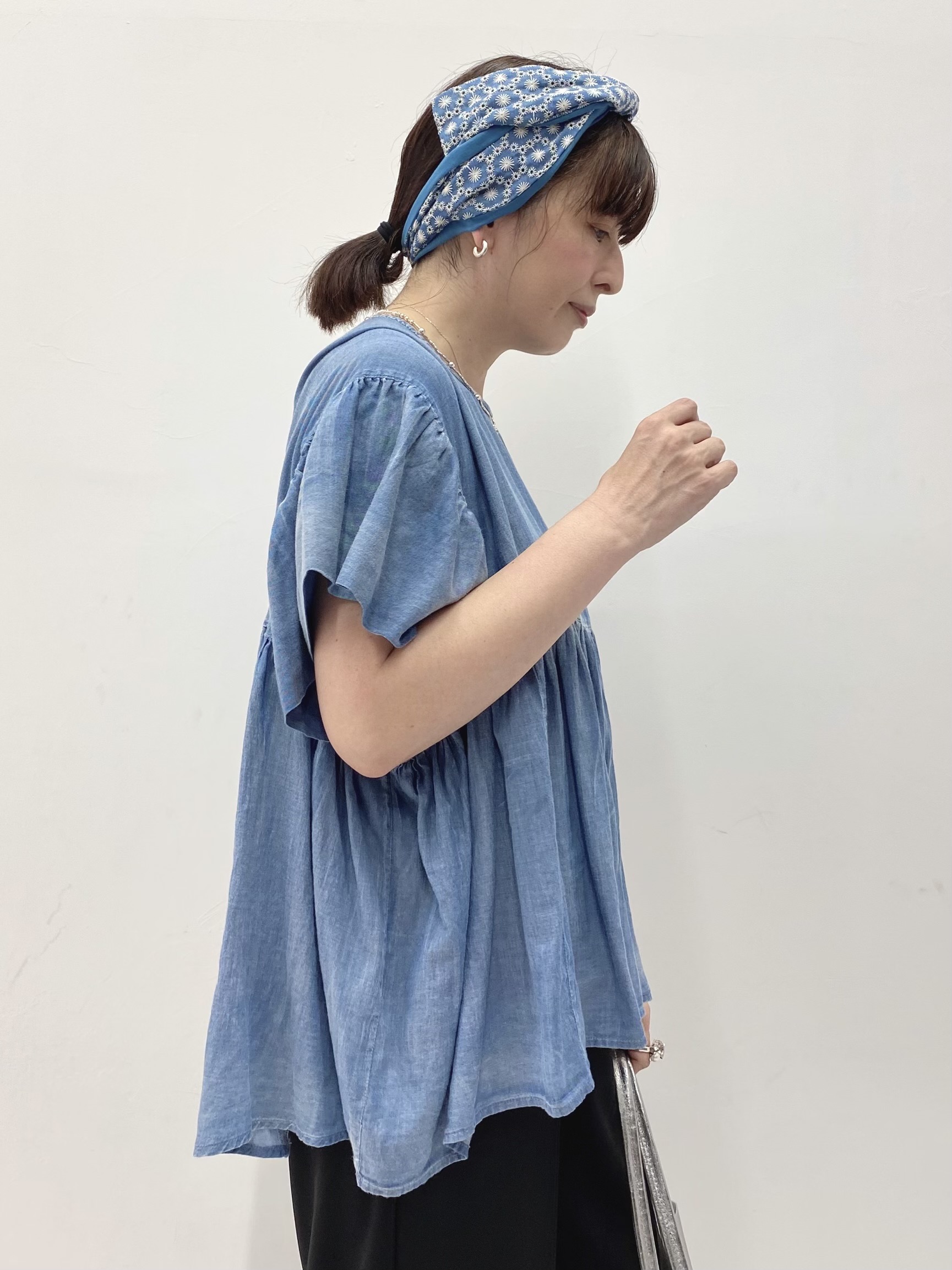 Sawaguchiさんの「DRESSTERIOR｜【涼しく着映え】シアーデニムAラインブラウス」を使ったコーディネート