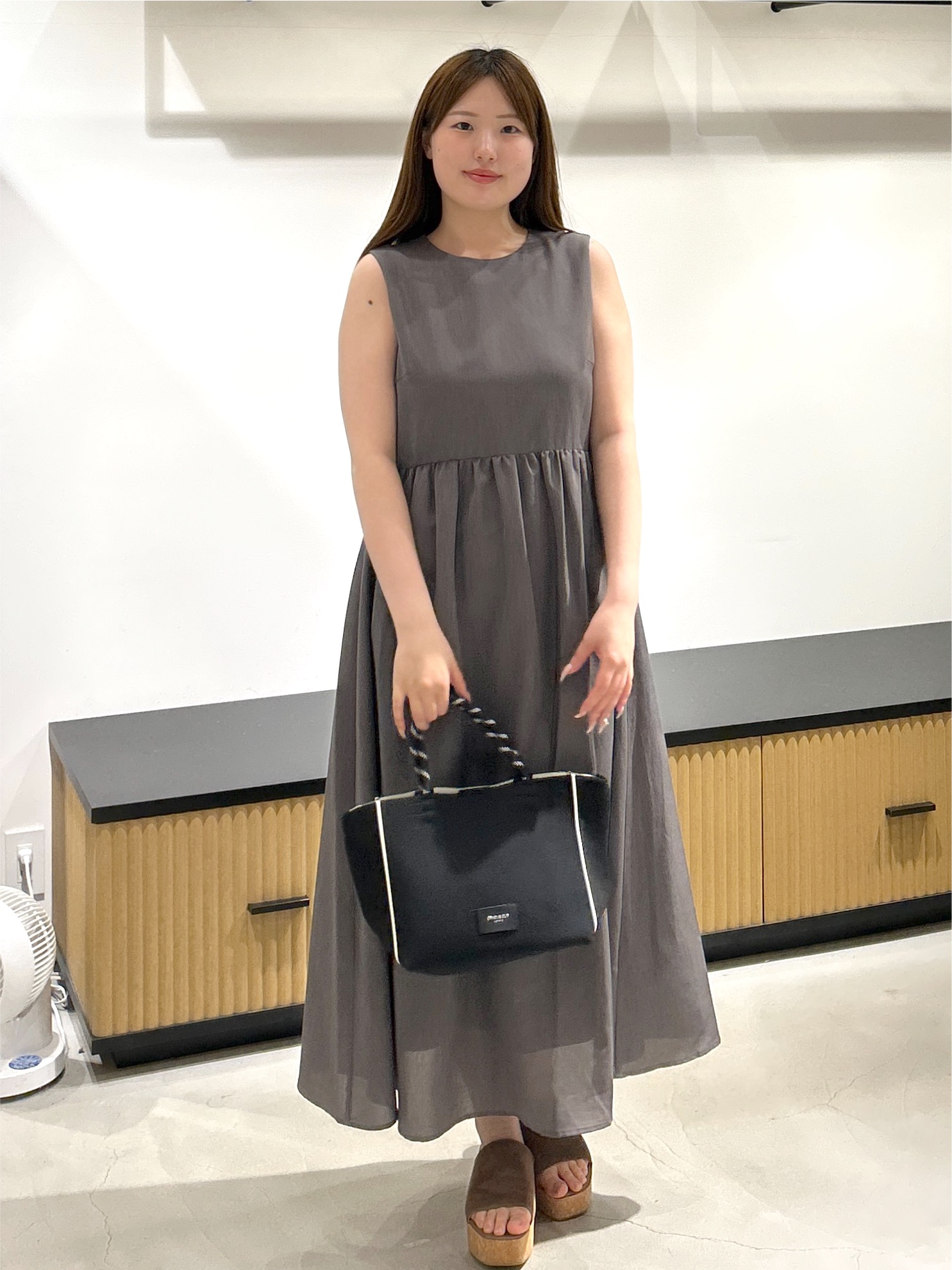 sayaさんの「OPAQUE.CLIP｜【接触冷感】麻混シアーノースリーブワンピース《洗濯機OK》」を使ったコーディネート