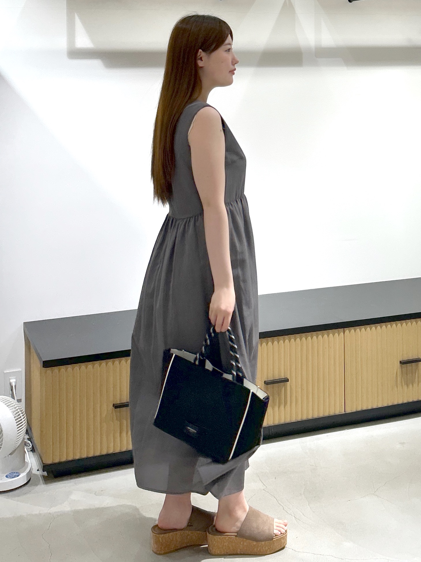 sayaさんの「OPAQUE.CLIP｜【接触冷感】麻混シアーノースリーブワンピース《洗濯機OK》」を使ったコーディネート