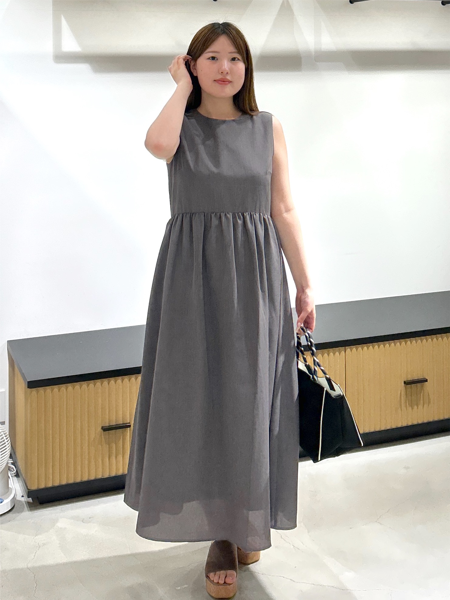 sayaさんの「OPAQUE.CLIP｜【接触冷感】麻混シアーノースリーブワンピース《洗濯機OK》」を使ったコーディネート