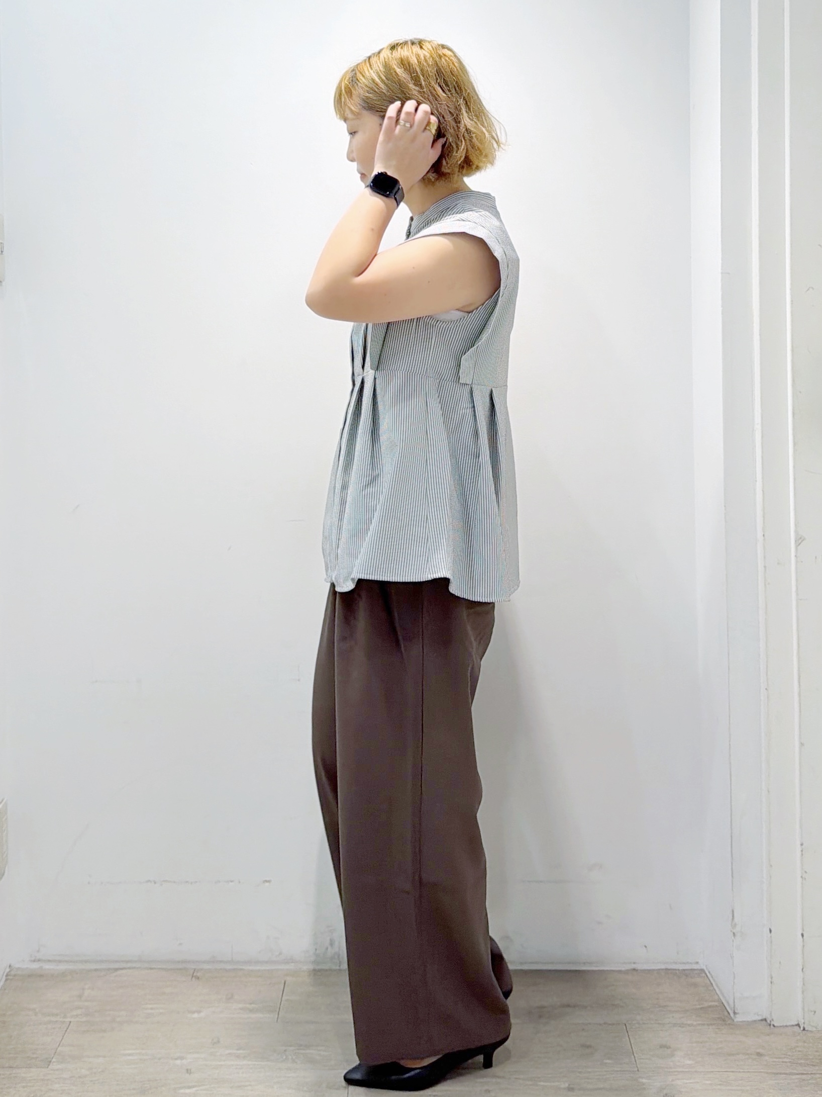 sumicaさんの「OPAQUE.CLIP｜『STORY Web7月掲載』ペプラムブラウス《通気性／吸水速乾／UVケア／防シワ／洗濯機OK》」を使ったコーディネート
