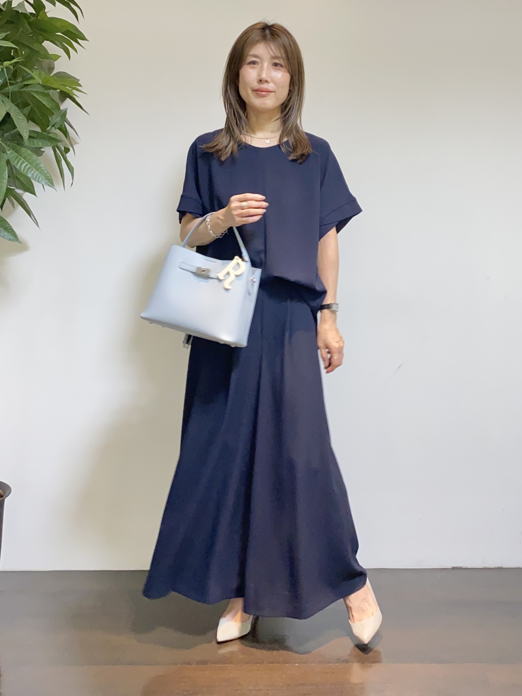 tomoさんの「UNTITLED｜【セットアップ可/UVカット/前後2WAY】リラクシーフレンチスリーブブラウス」を使ったコーディネート