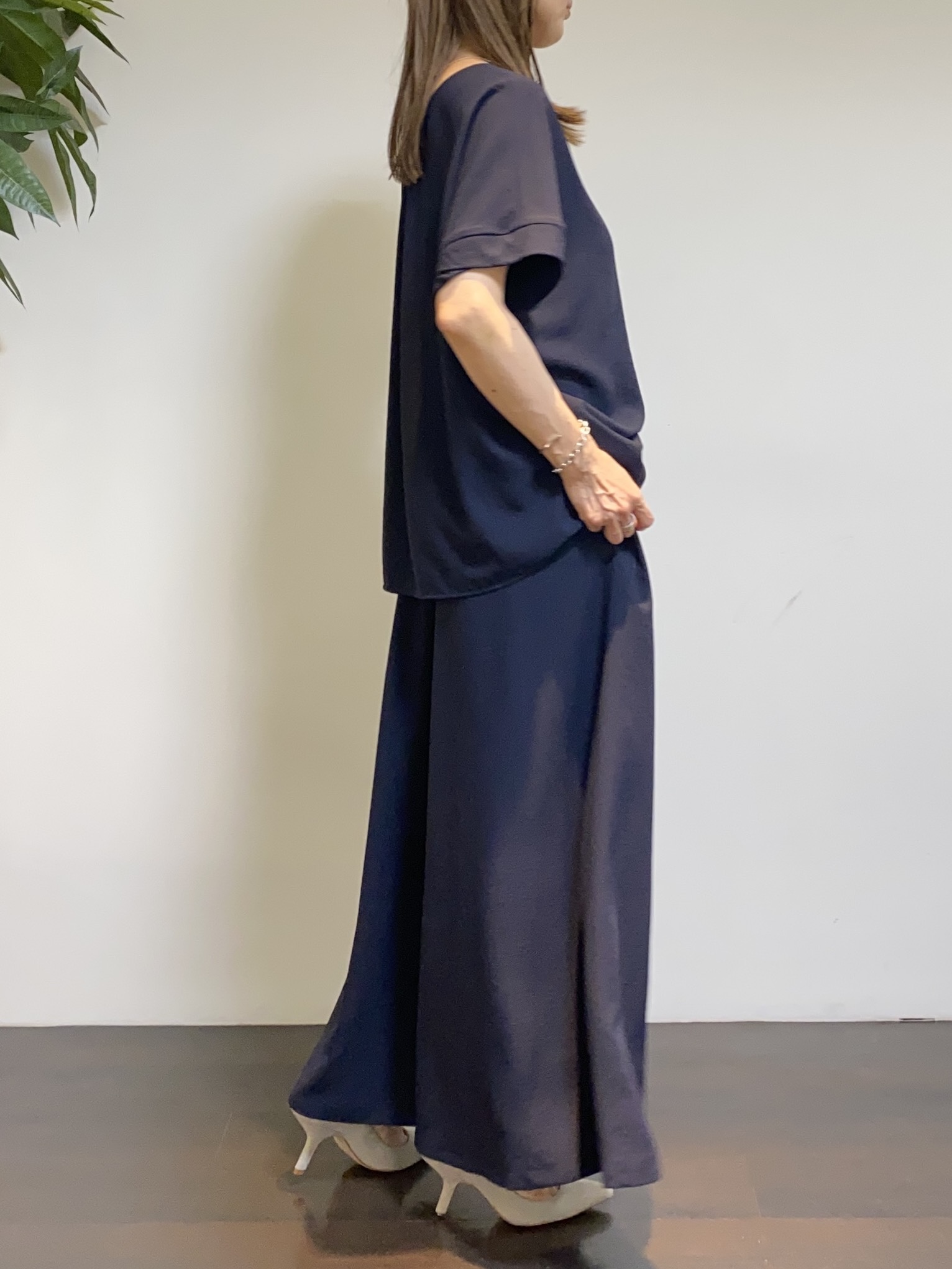 tomoさんの「UNTITLED｜【セットアップ可/UVカット/前後2WAY】リラクシーフレンチスリーブブラウス」を使ったコーディネート