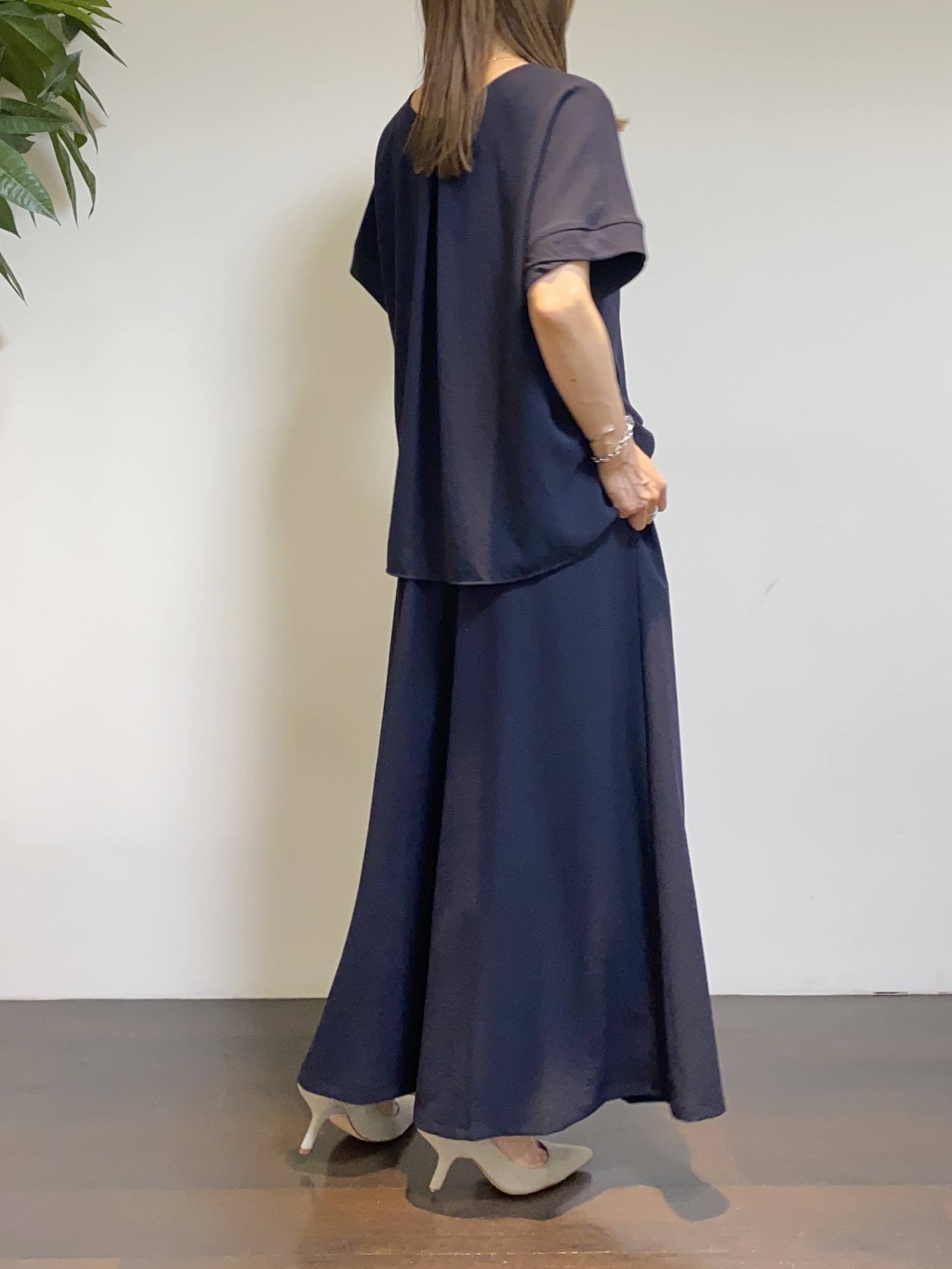 tomoさんの「UNTITLED｜【セットアップ可/UVカット/前後2WAY】リラクシーフレンチスリーブブラウス」を使ったコーディネート