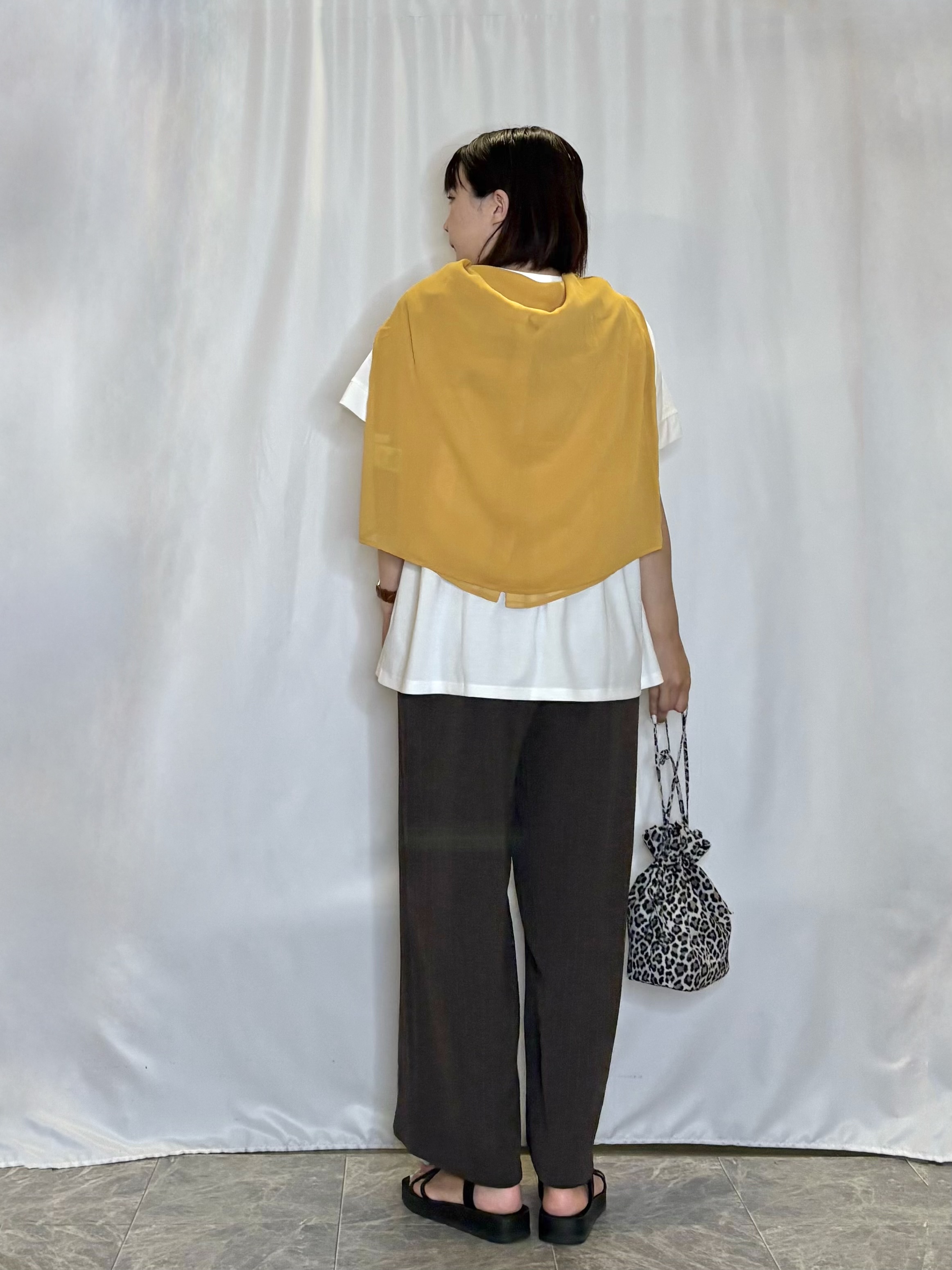 ネリさんの「SHOO･LA･RUE｜【洗濯機可】ダブルポケット 楊柳しぼしぼシアーシャツ」を使ったコーディネート