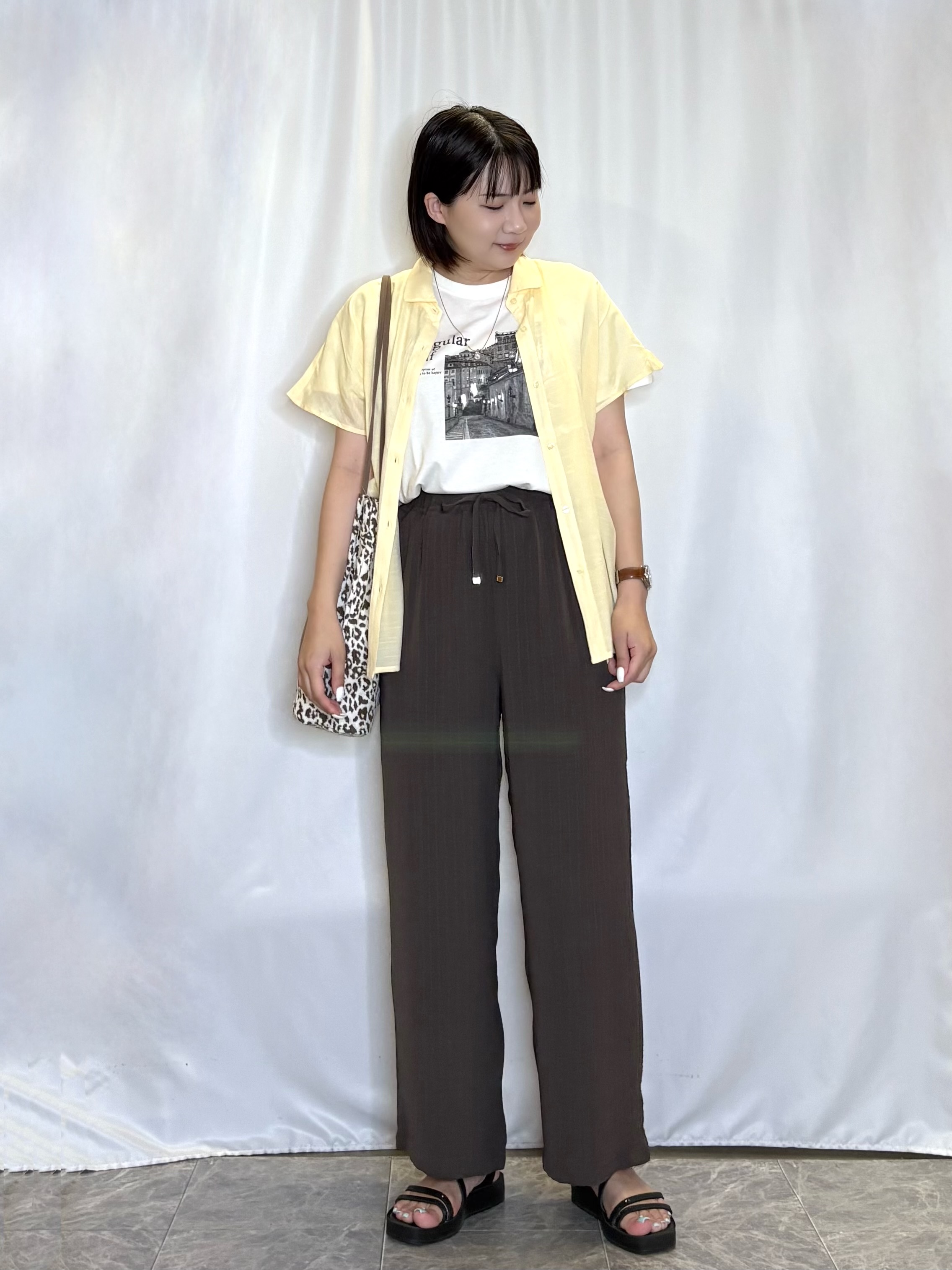 ネリさんの「SHOO･LA･RUE｜【UV/洗濯機可】ほんのりシアーで上品な バックギャザーブラウス」を使ったコーディネート