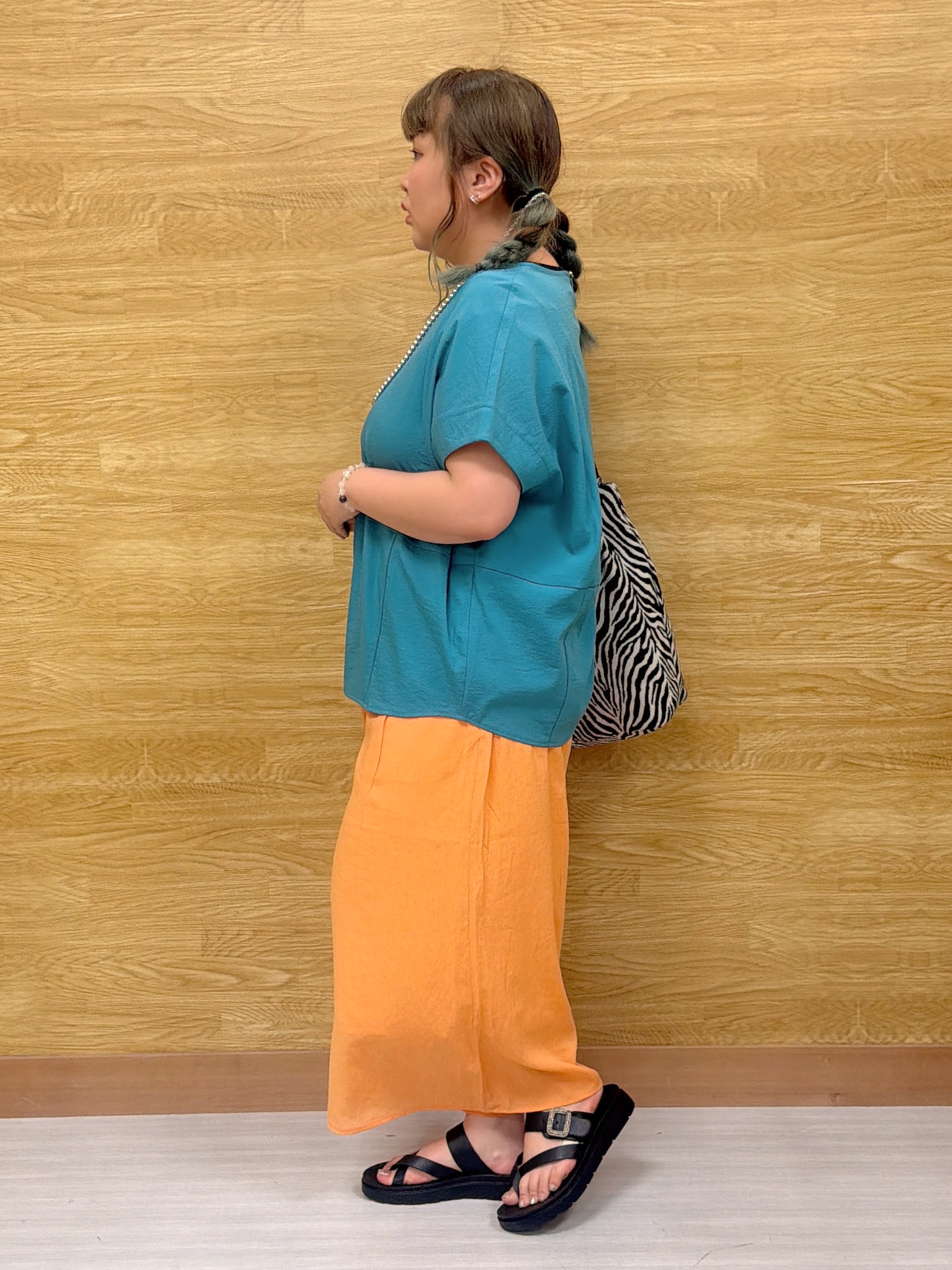 ぁむさんの「SHOO･LA･RUE｜【洗濯機可/セットアップ可】軽凛(かろりん) シンプル上品 切替コクーントップス」を使ったコーディネート