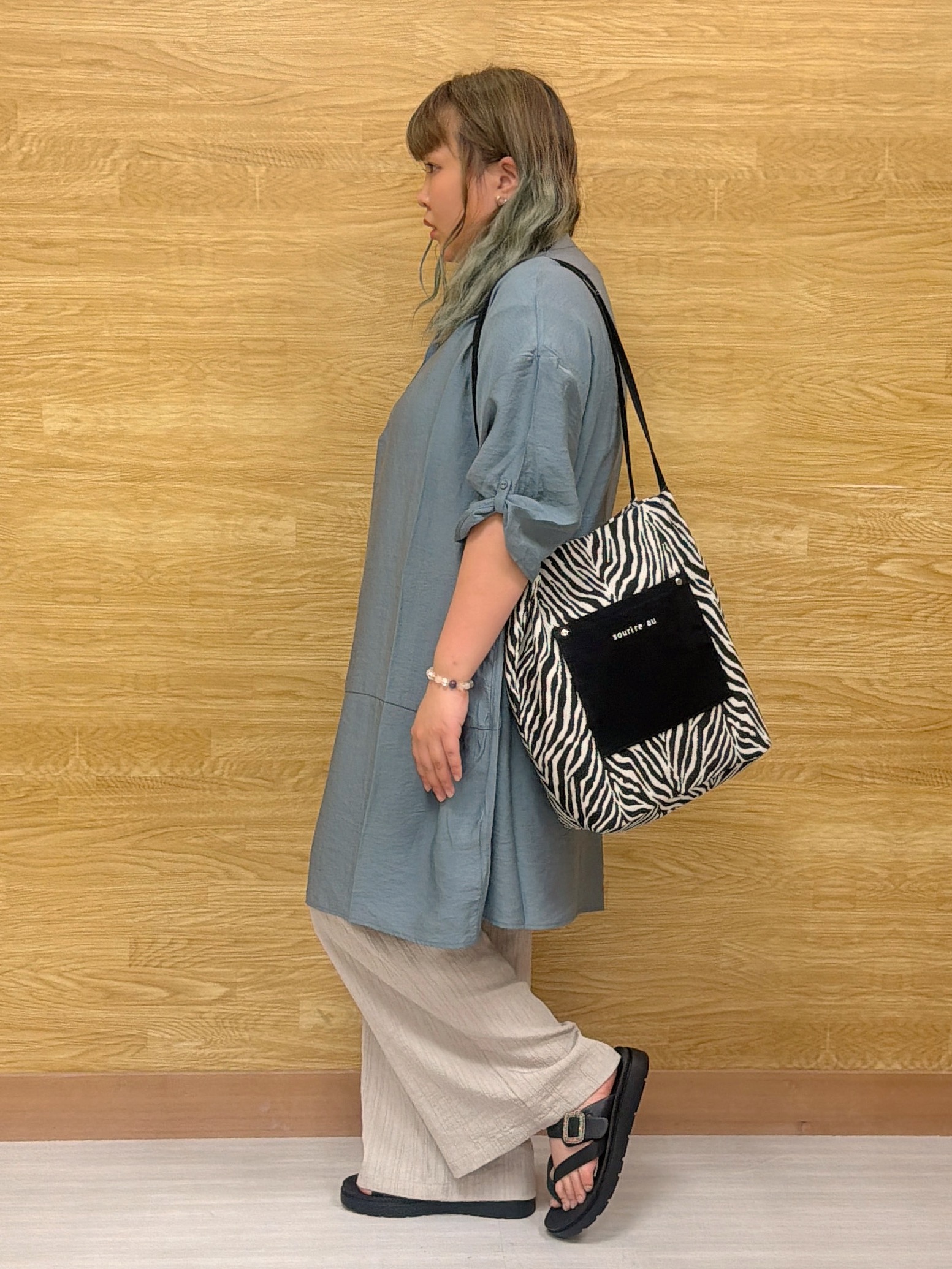 ぁむさんの「SHOO･LA･RUE｜【S-LL/洗濯後しわになりにくい】ゆるっと体型カバー 7分袖コクーンチュニック」を使ったコーディネート