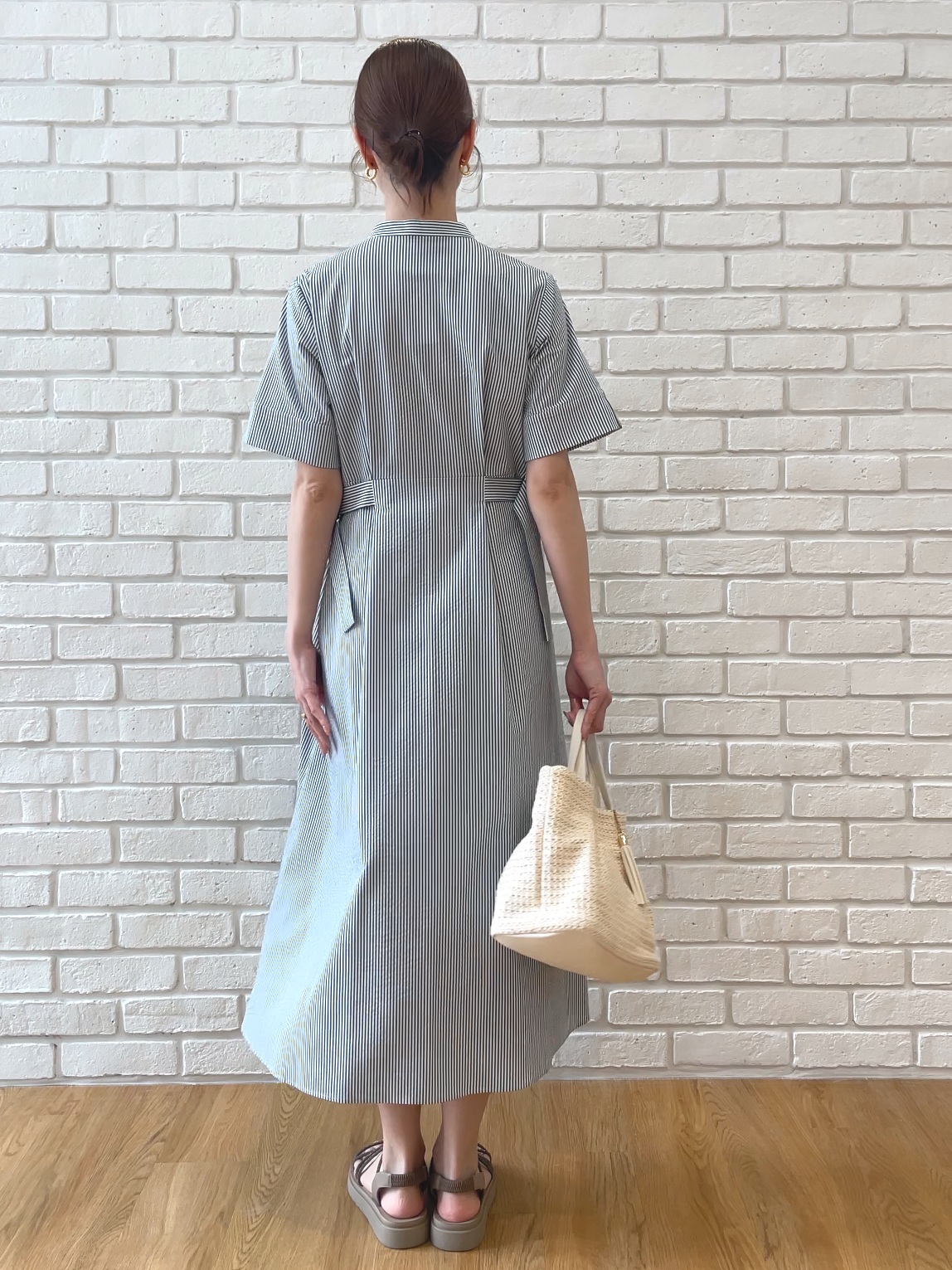 NATSUMIさんの「grove｜【低身長さんも選べる着丈/UV・シワになりにくいetc】涼やかさも、きちんとも叶うワンピース」を使ったコーディネート