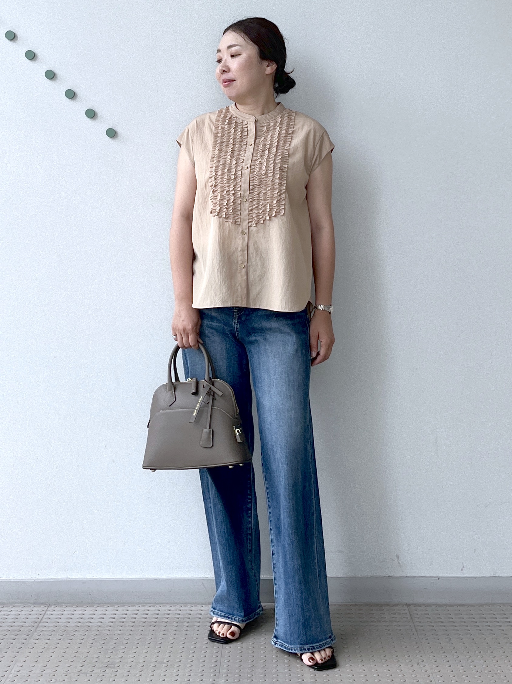Soeさんの「DRESSTERIOR｜フレンチスリーブ　フリルブラウス」を使ったコーディネート