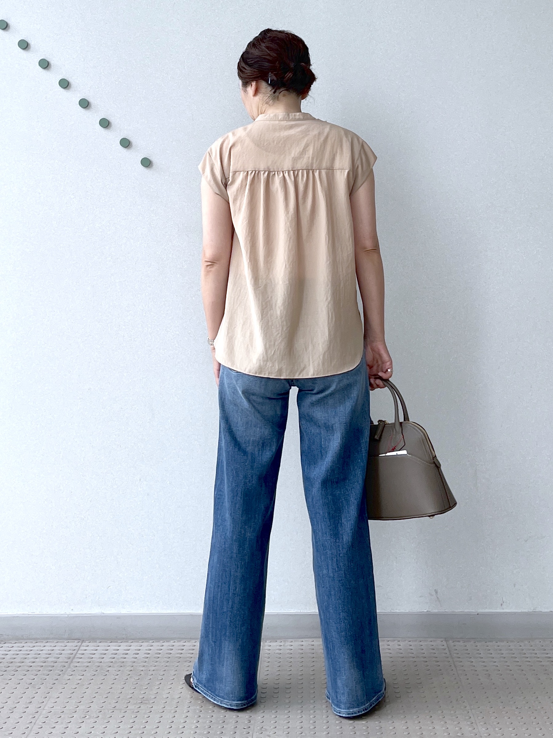 Soeさんの「DRESSTERIOR｜フレンチスリーブ　フリルブラウス」を使ったコーディネート