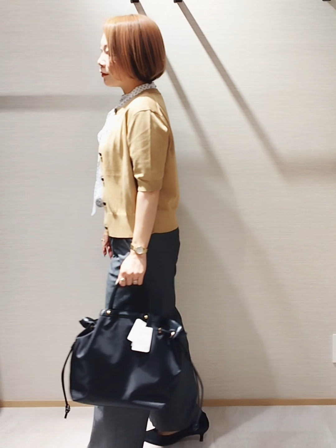 s u g iさんの「UNTITLED｜【すっきり秋羽織り/前開きボタン】ドライタッチ5分袖カーディガン」を使ったコーディネート