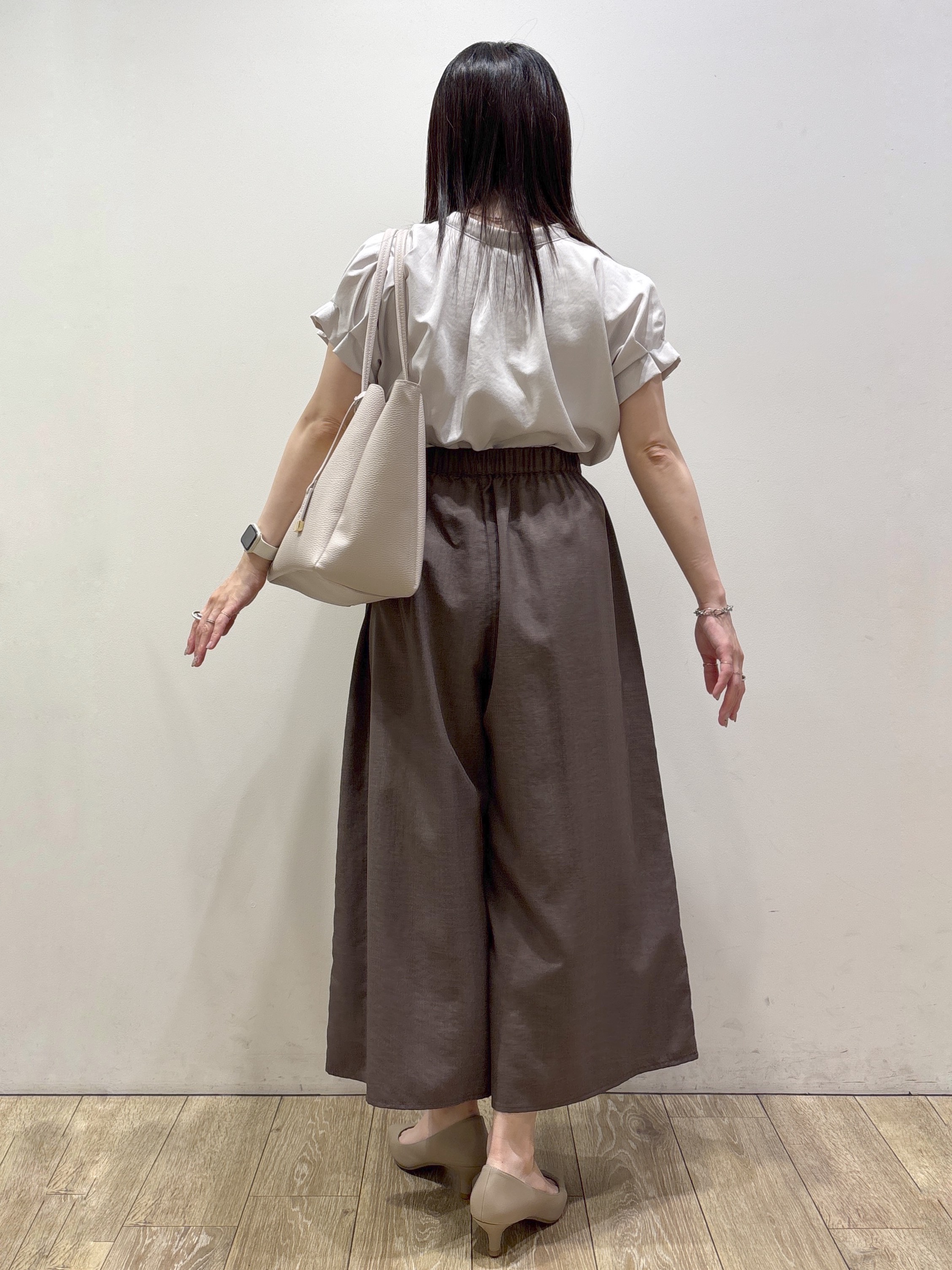 mameさんの「index｜【接触冷感／吸水速乾】タックスキッパーブラウス《防シワ／イージーアイロン／洗濯機OK／9col》」を使ったコーディネート