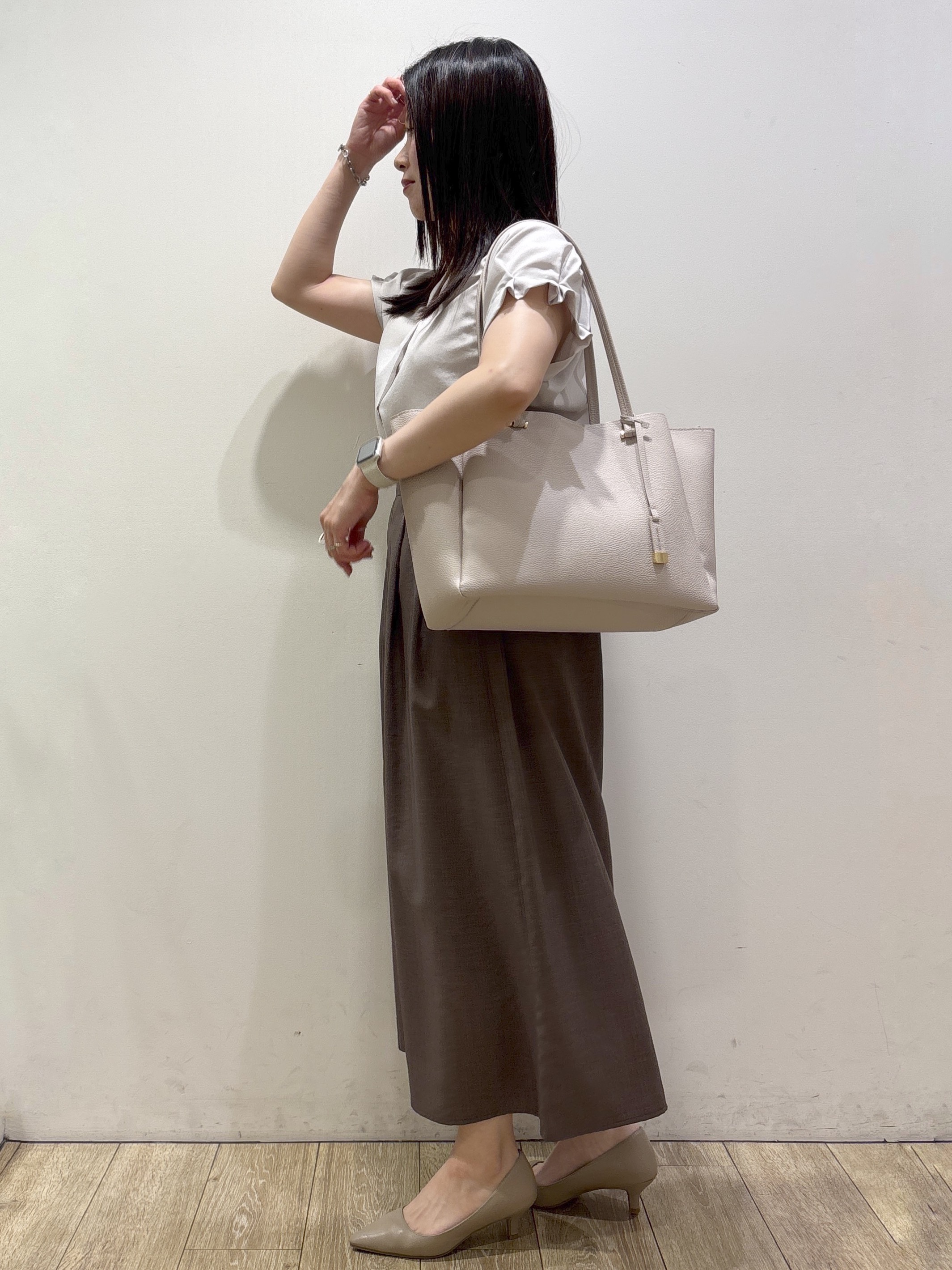 mameさんの「index｜【接触冷感／吸水速乾】タックスキッパーブラウス《防シワ／イージーアイロン／洗濯機OK／9col》」を使ったコーディネート