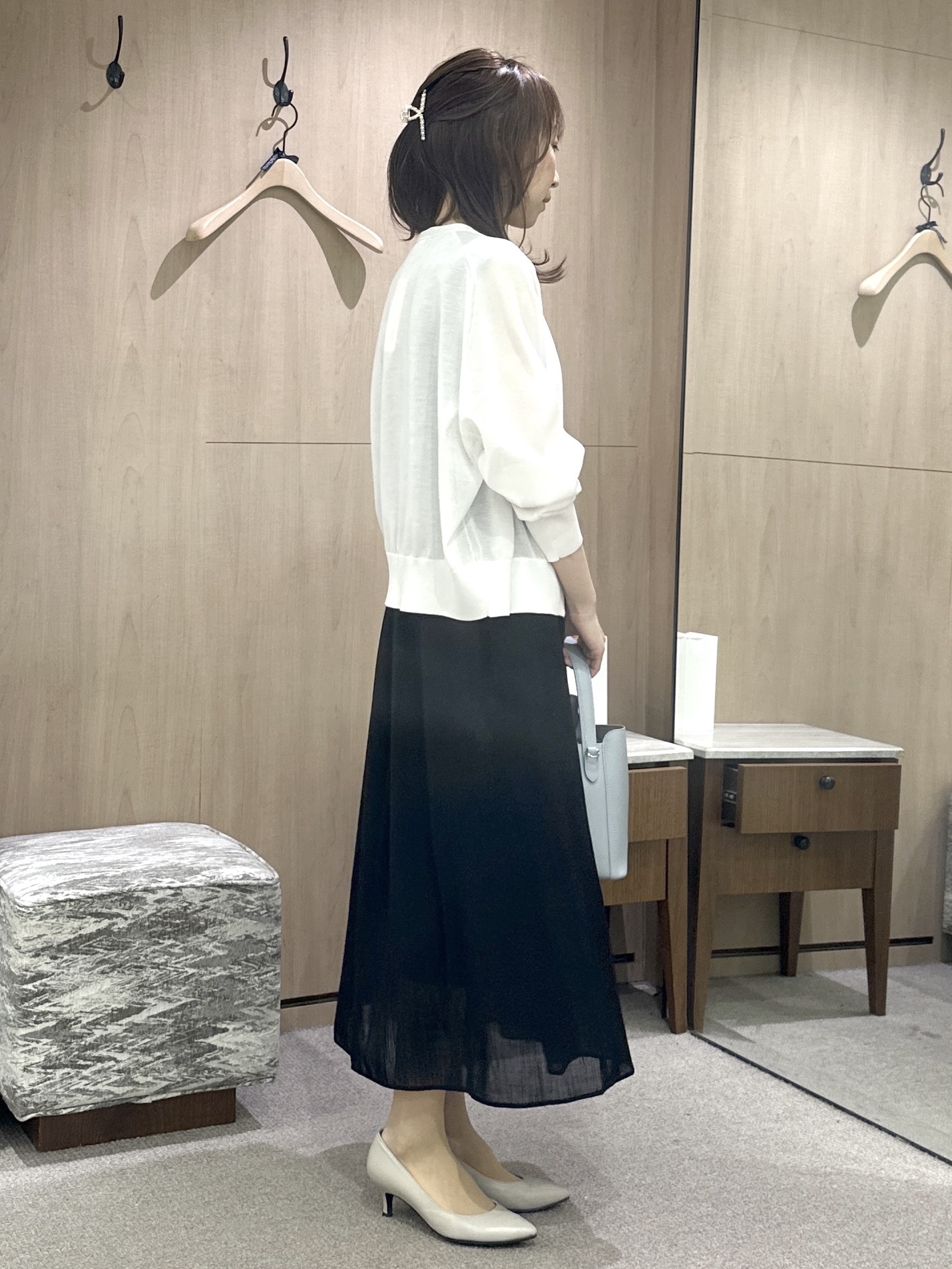 Miwaさんの「UNTITLED｜【秋映え/ジレとしても〇】シアーVネックワンピース」を使ったコーディネート