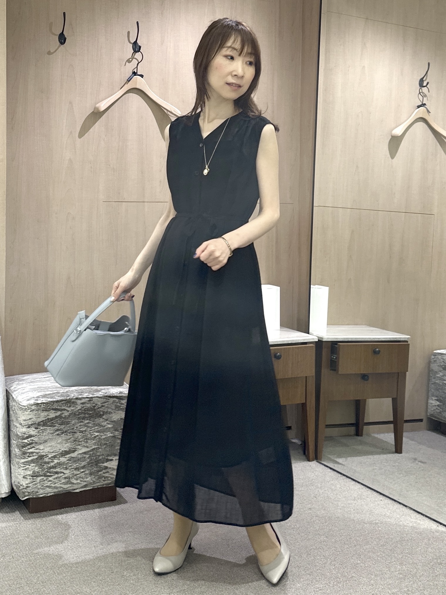 Miwaさんの「UNTITLED｜【秋映え/ジレとしても〇】シアーVネックワンピース」を使ったコーディネート