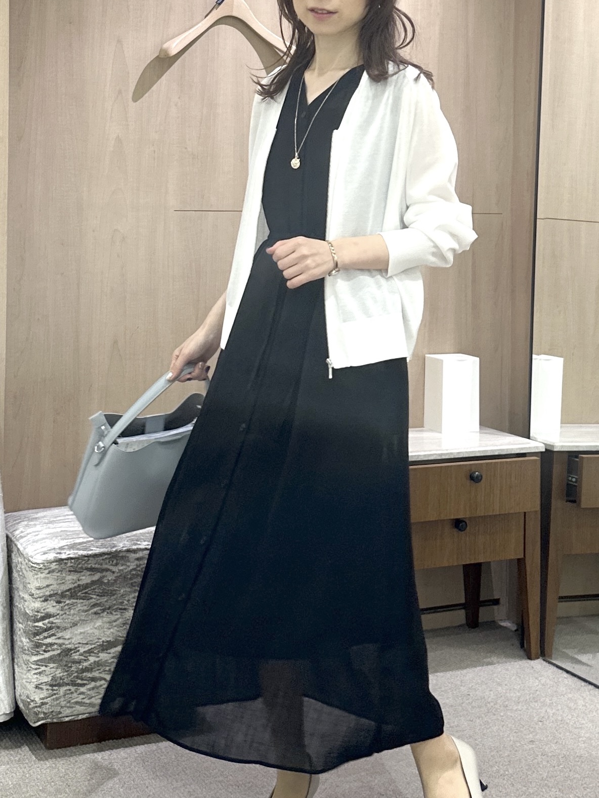 Miwaさんの「UNTITLED｜【アンサンブル可/日除け・冷房対策】シアーレーヨンZIPカーディガン」を使ったコーディネート