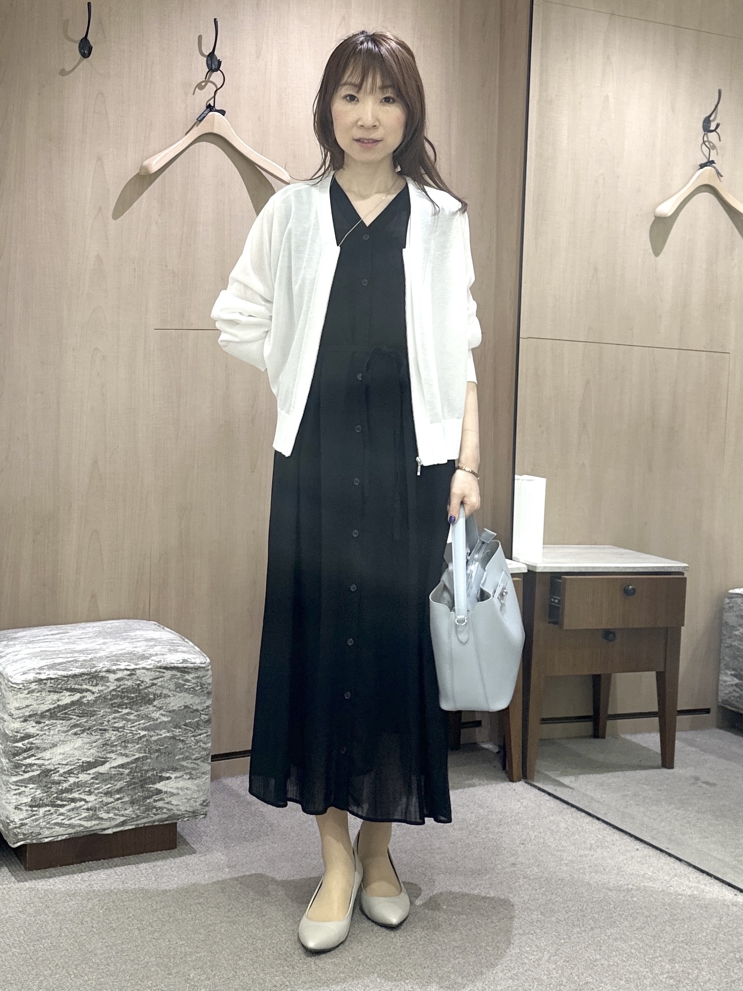 Miwaさんの「UNTITLED｜【秋映え/ジレとしても〇】シアーVネックワンピース」を使ったコーディネート