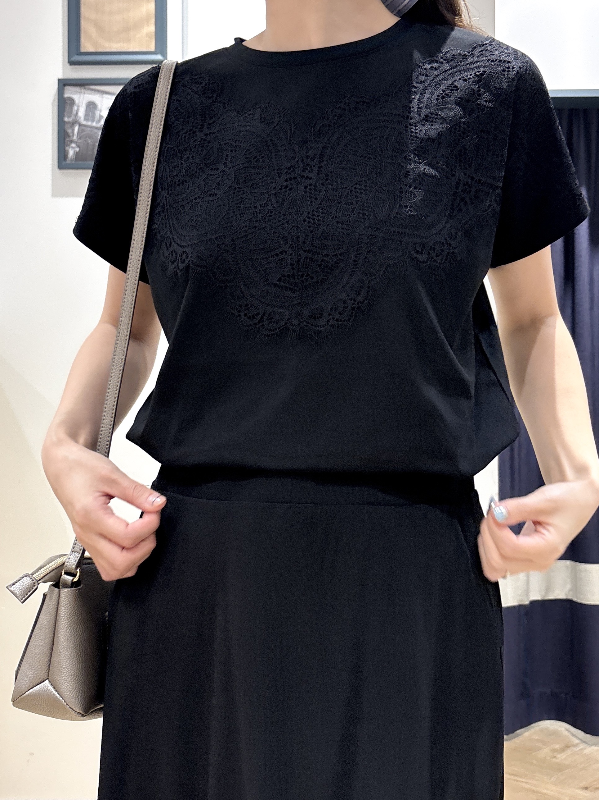 ayakaさんの「grove｜【持続冷感/SET UP可】ひんやりポンチシリーズ／フロントレースドルマンカットソー」を使ったコーディネート