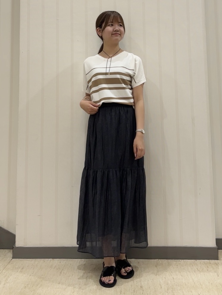 ちひさんの「INDIVI｜【洗える／きれいめ】デニム風シアーティアードスカート」を使ったコーディネート