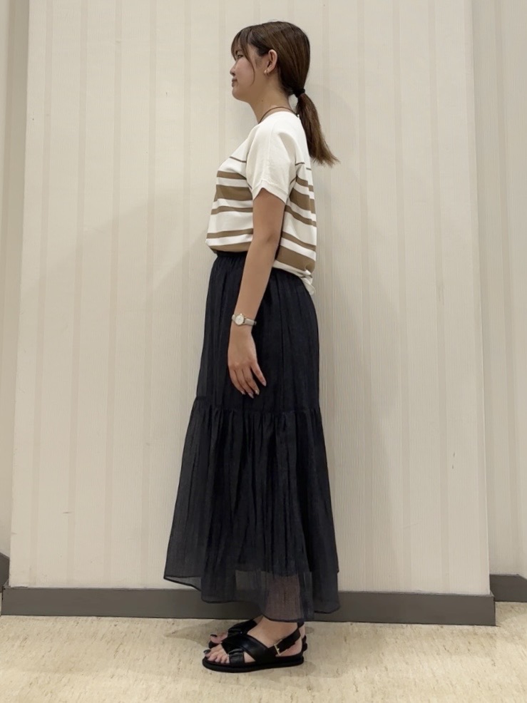 ちひさんの「INDIVI｜【洗える／きれいめ】デニム風シアーティアードスカート」を使ったコーディネート