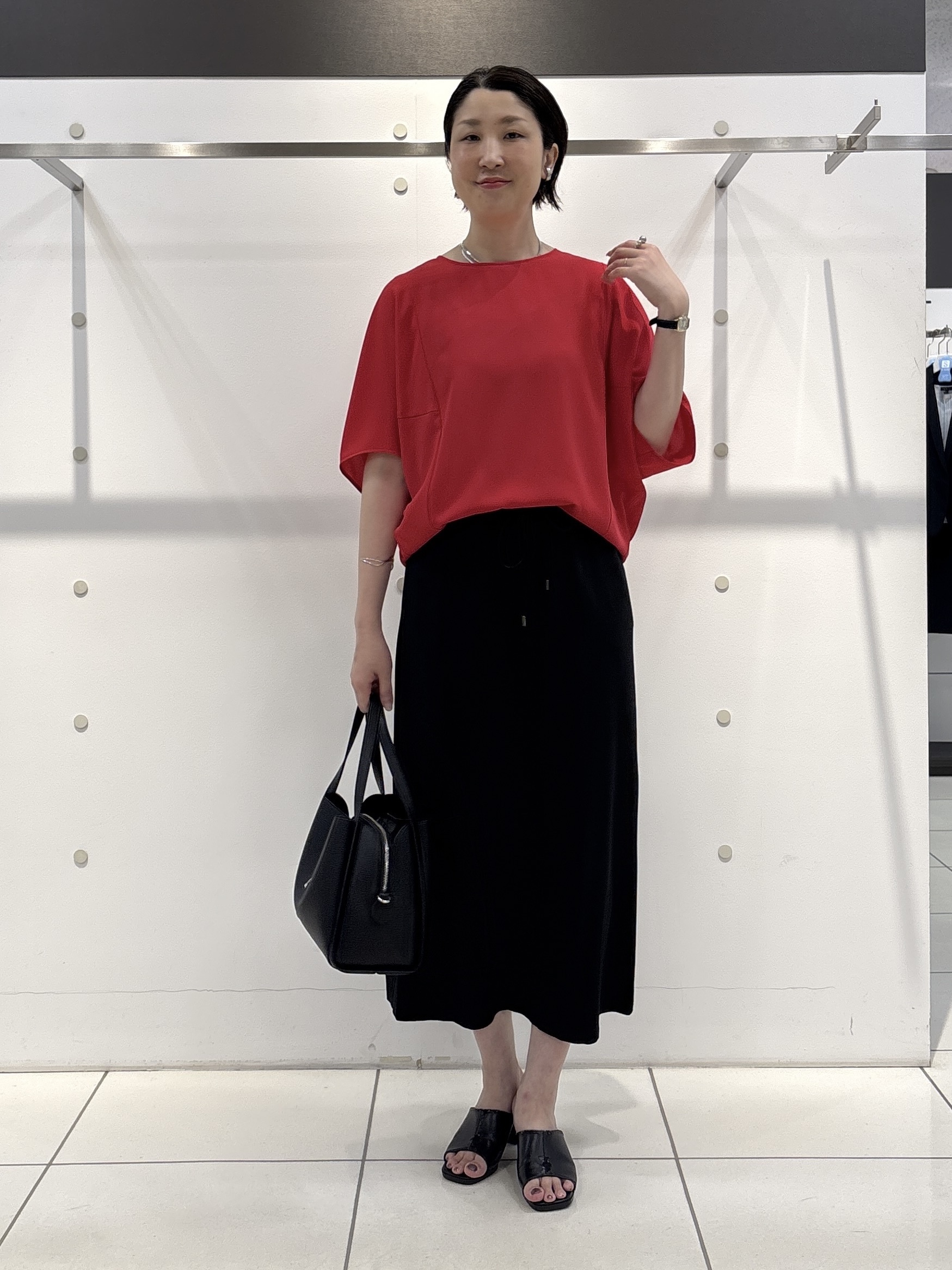yuriさんの「INDIVI｜【着る日傘】Iラインドロストスカート」を使ったコーディネート