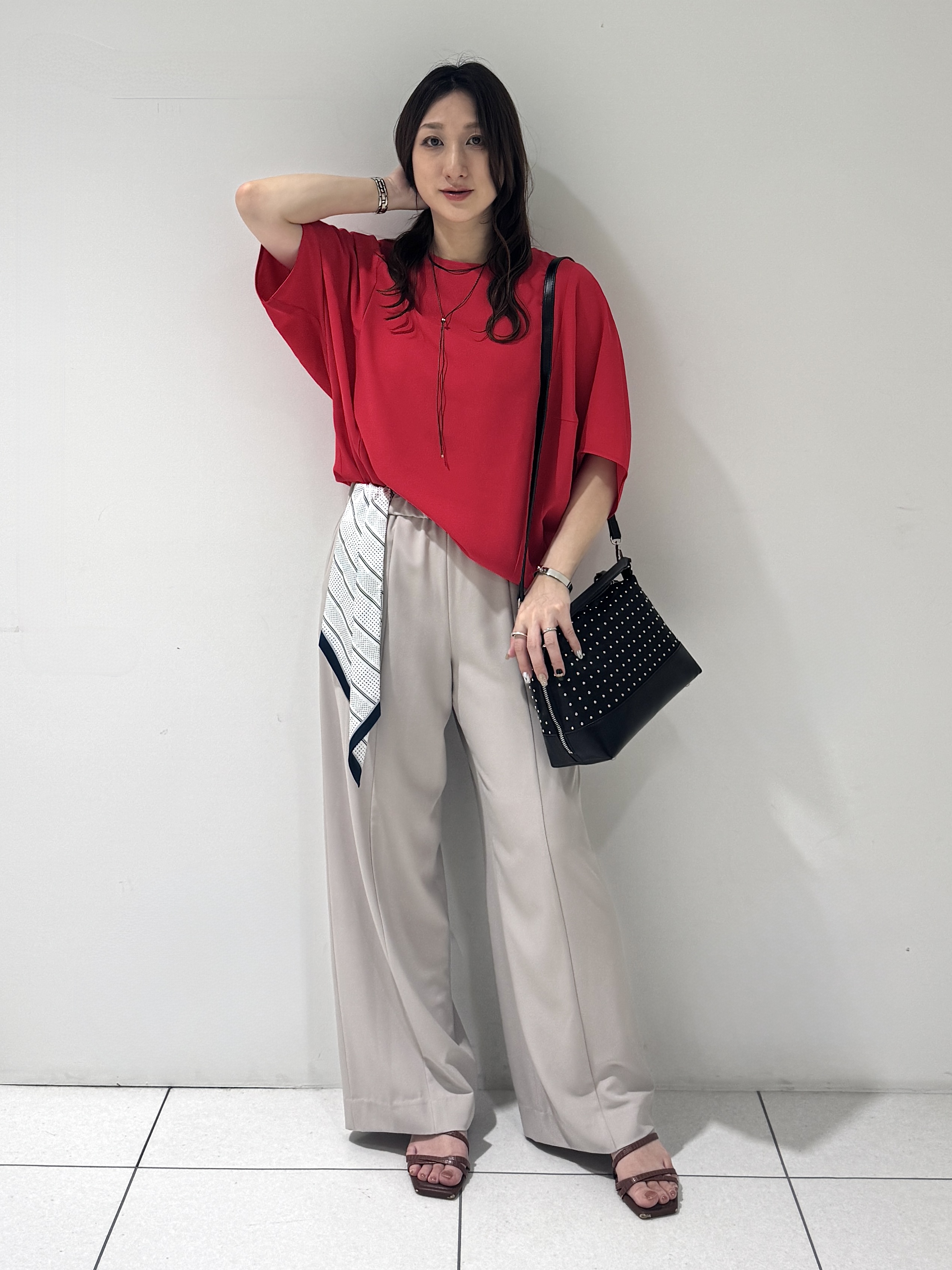 そんさんの「INDIVI｜【洗える／UVケア】ジョーゼットドルマンブラウス」を使ったコーディネート