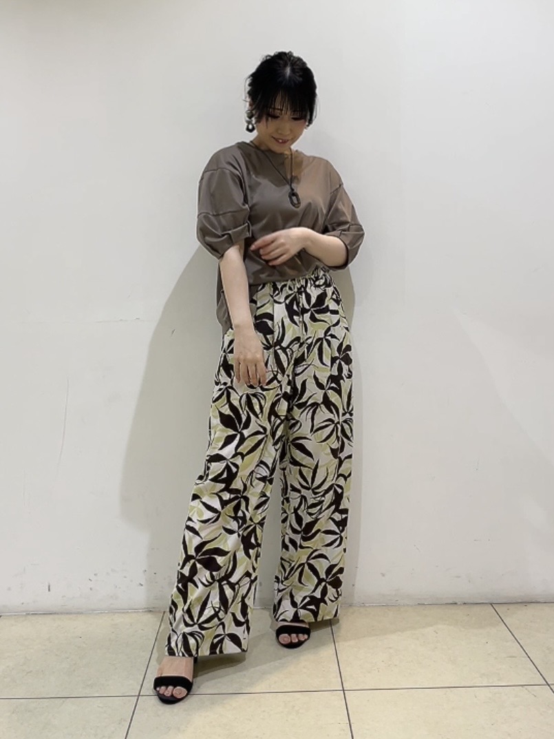 watanabeさんの「UNTITLED｜【汗染み防止/接触冷感】ランタンスリーブプルオーバー」を使ったコーディネート