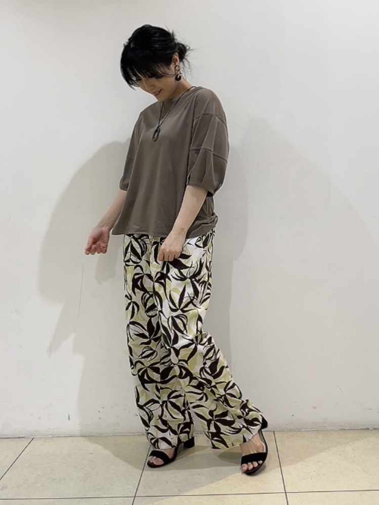 watanabeさんの「UNTITLED｜【汗染み防止/接触冷感】ランタンスリーブプルオーバー」を使ったコーディネート