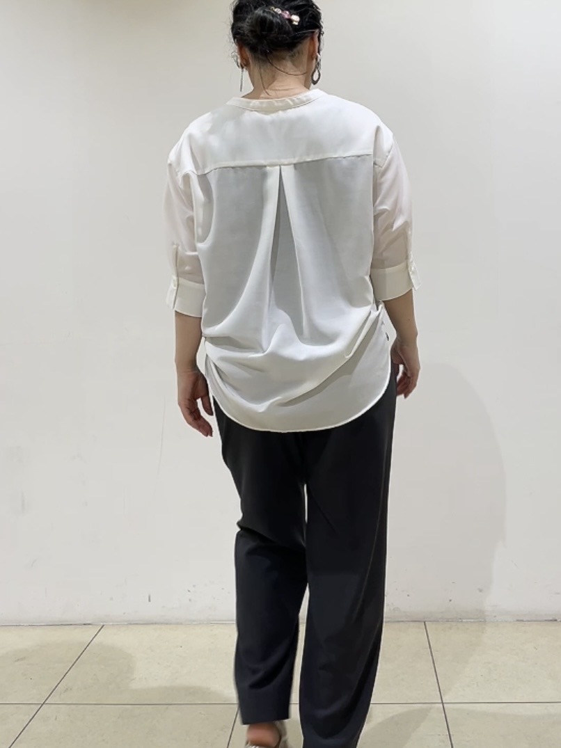 watanabeさんの「UNTITLED｜【接触冷感/通気性/洗える】フロントフリルブラウス」を使ったコーディネート