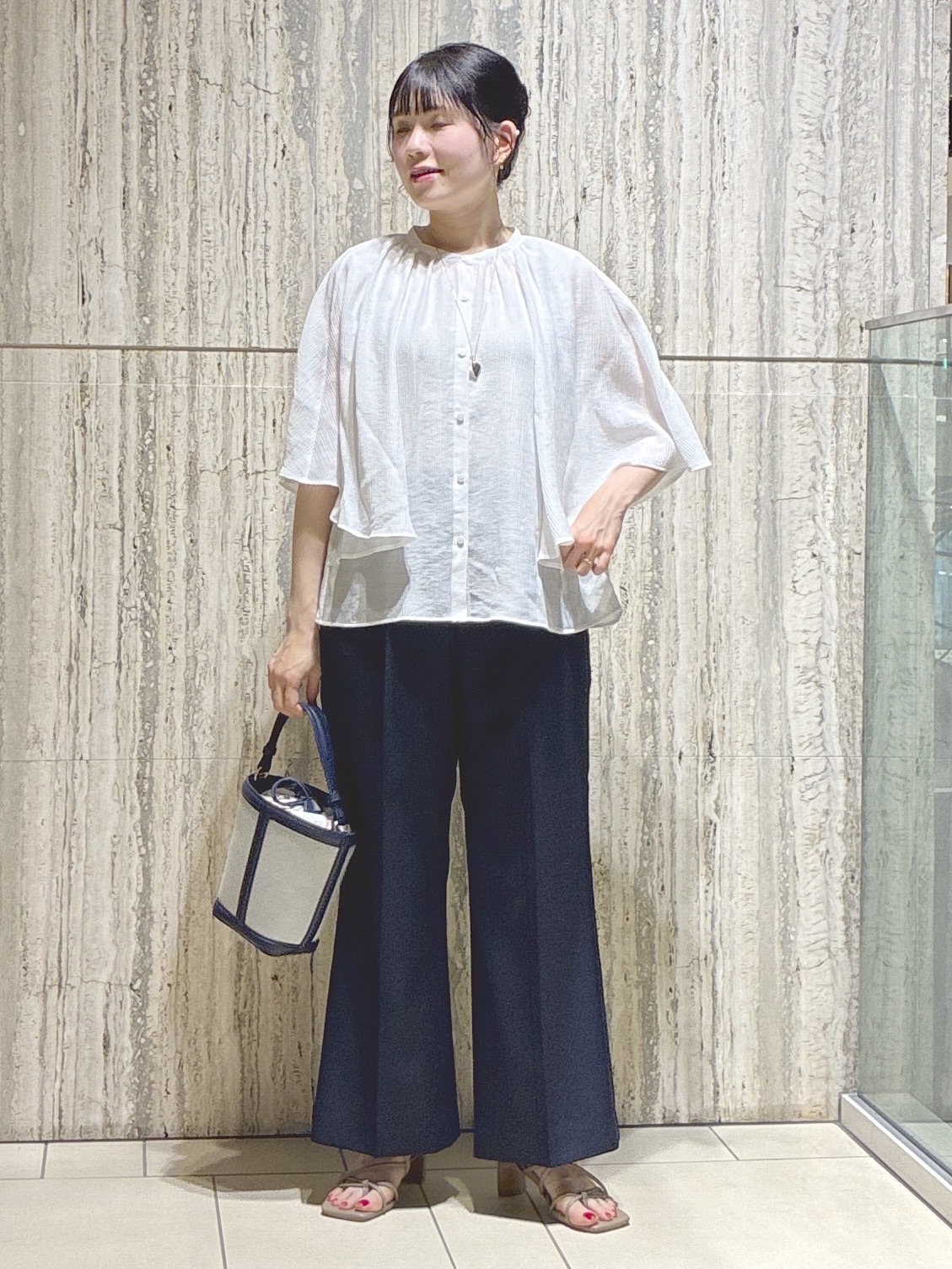  beni_gingerさんの「Reflect｜ドビーストライプケープスリーブブラウス」を使ったコーディネート