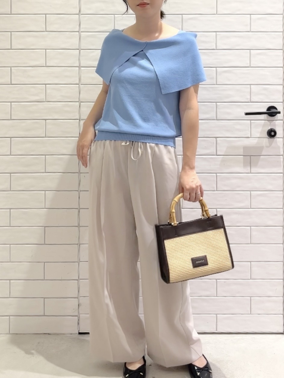 しおりさんの「OPAQUE.CLIP｜オフショルダーニット【洗濯機OK／抗ピル】」を使ったコーディネート