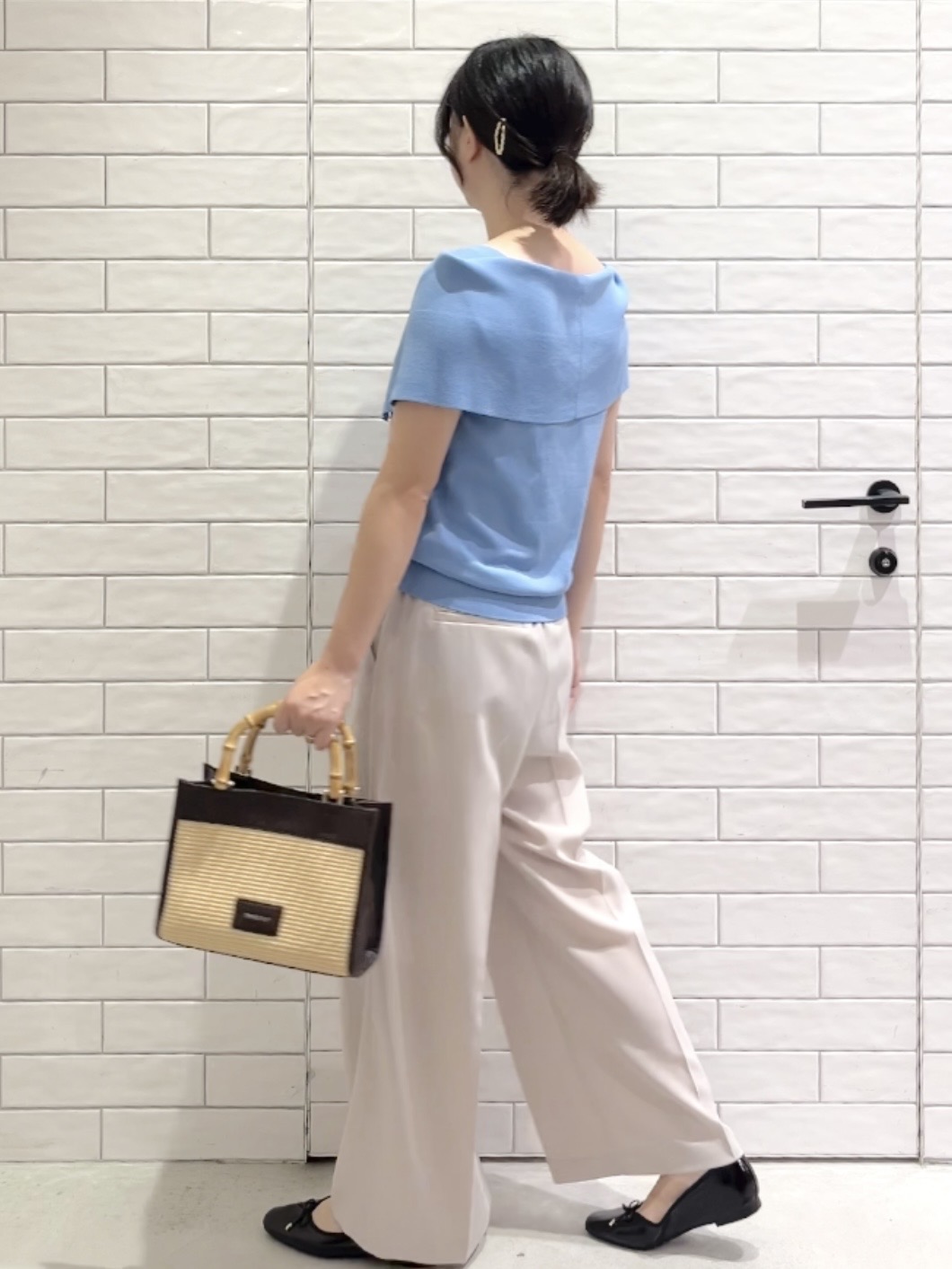 しおりさんの「OPAQUE.CLIP｜オフショルダーニット【洗濯機OK／抗ピル】」を使ったコーディネート